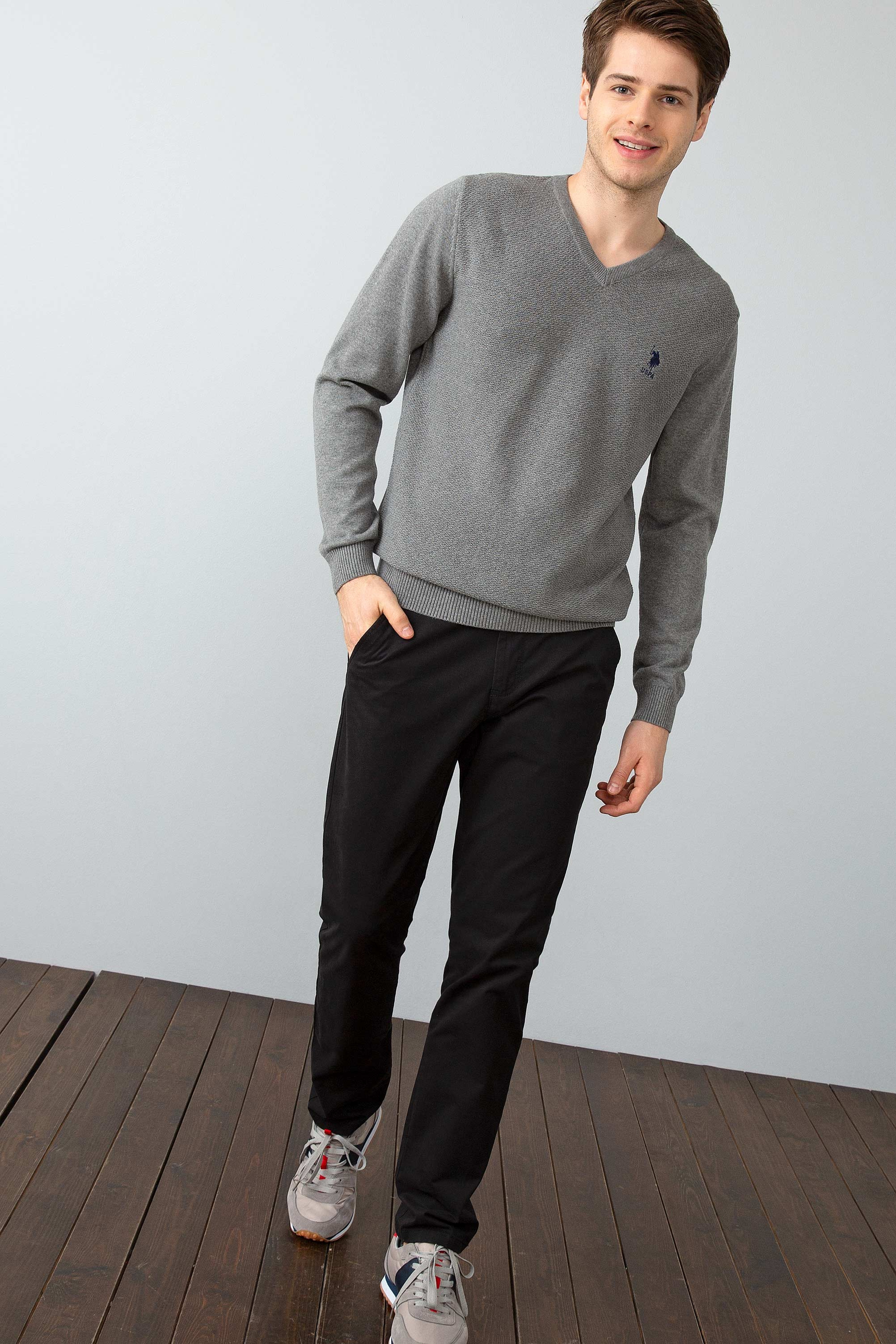 Siyah Chinos