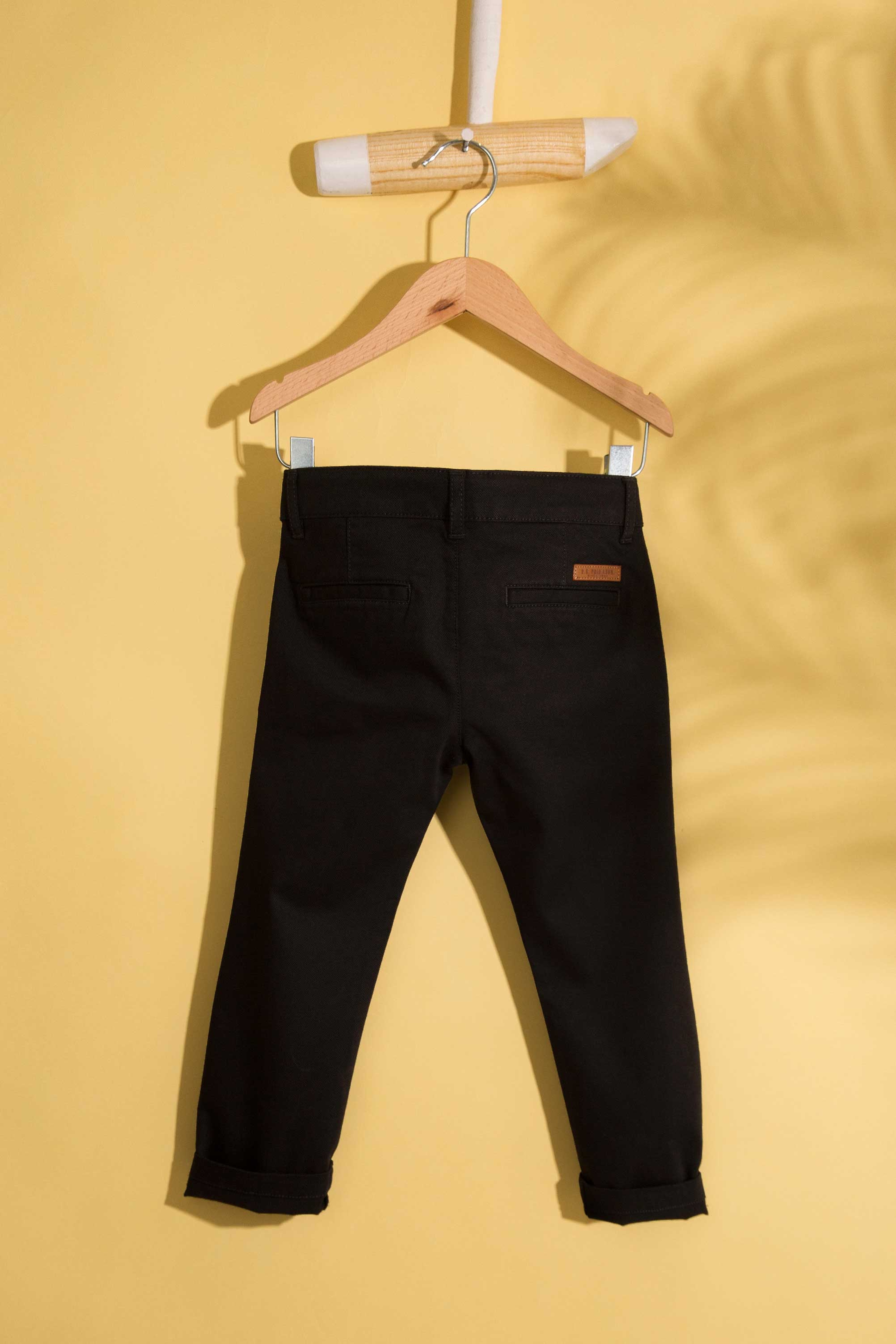 Siyah Chinos