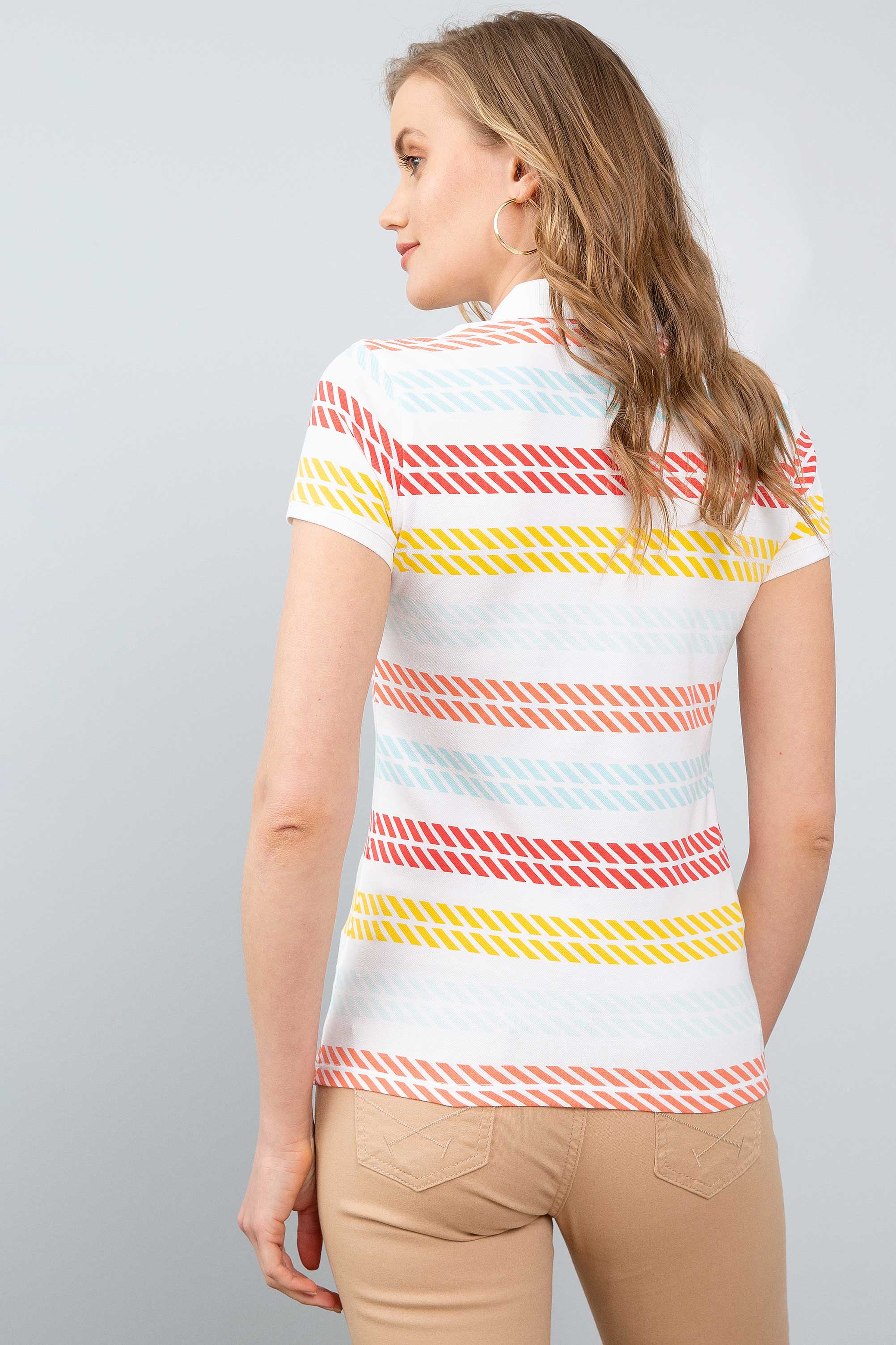 Kadın Beyaz Polo Yaka T-Shirt - Image 4