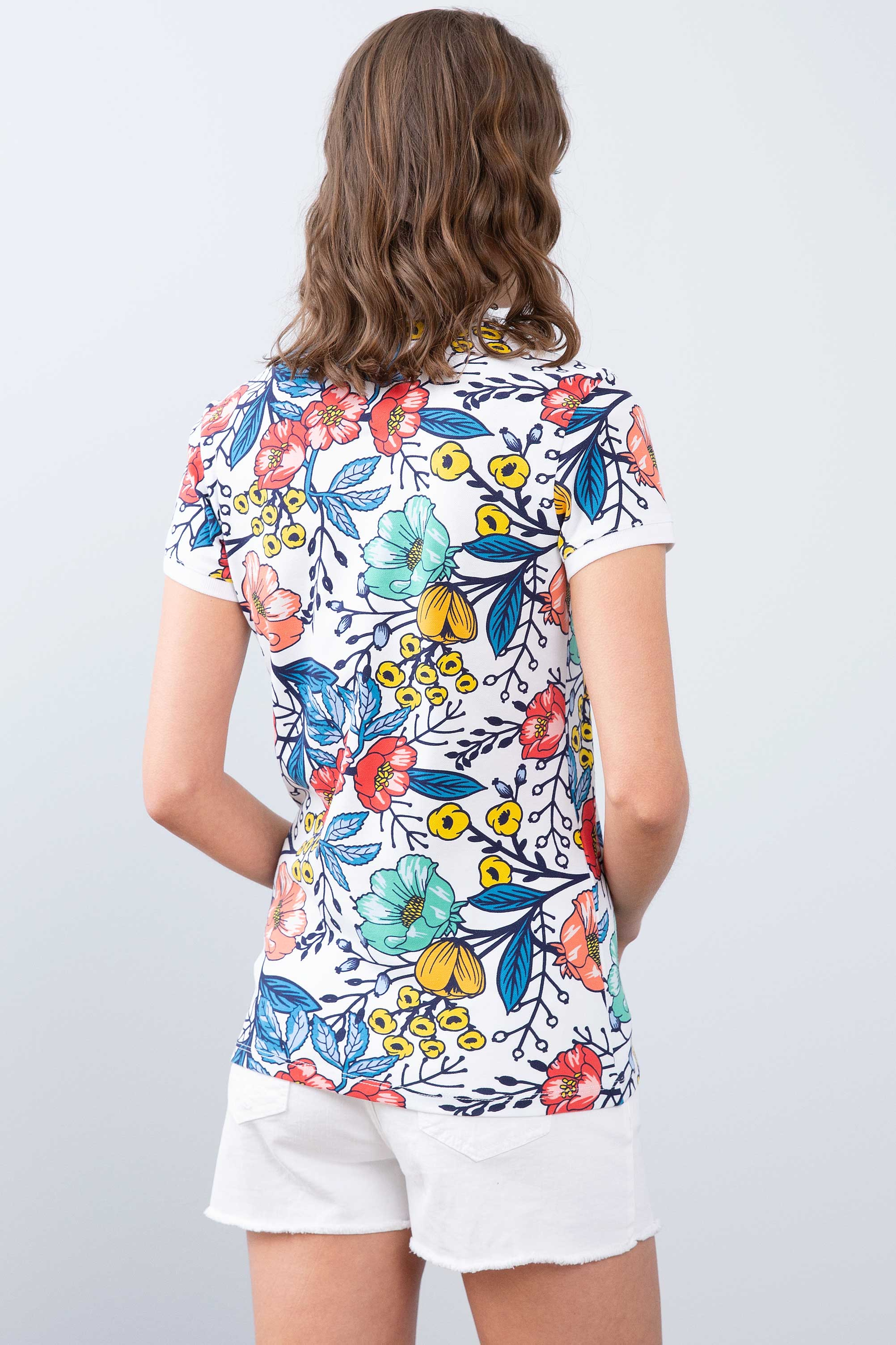 Kadın Beyaz Polo Yaka T-Shirt - Image 3