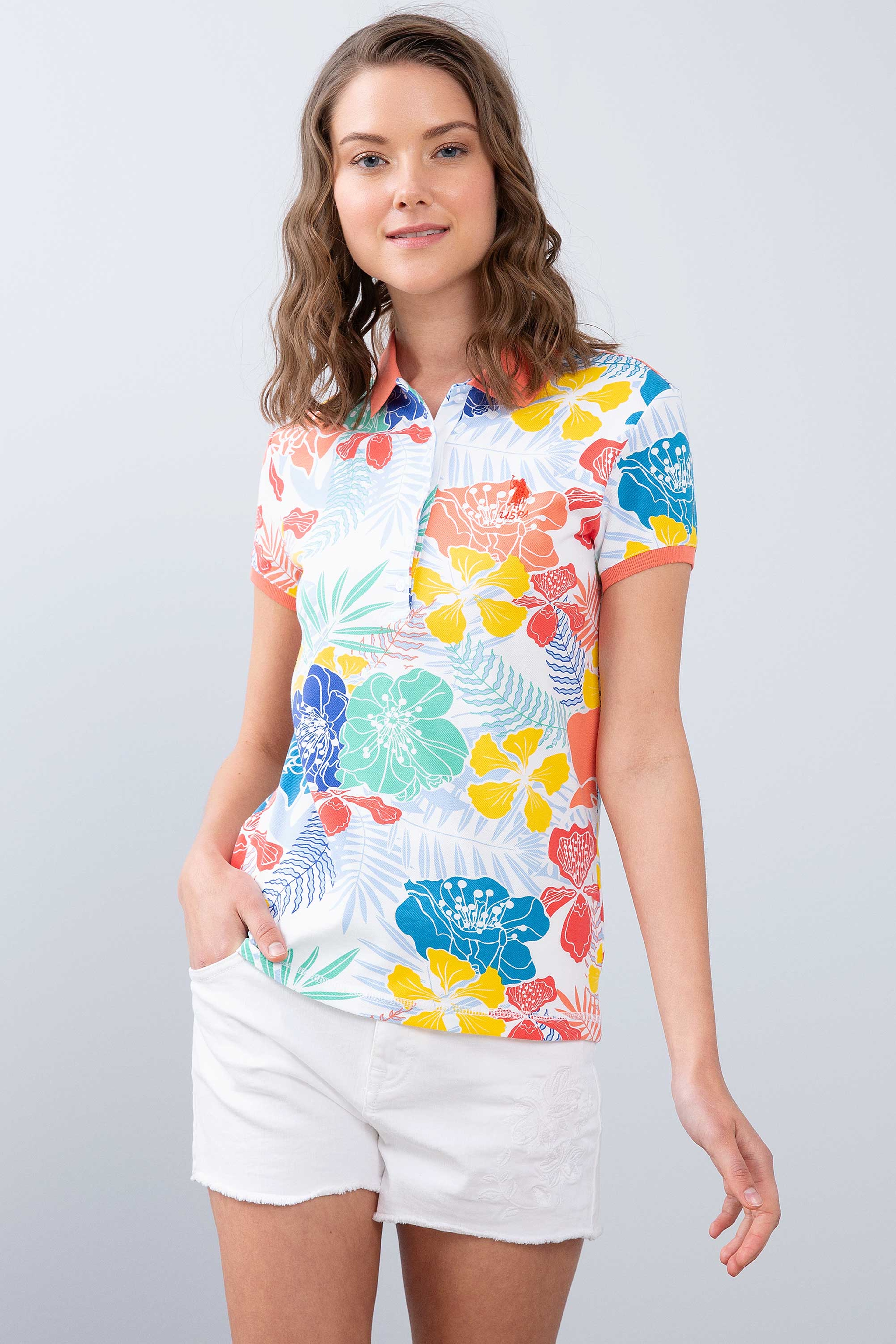 Kadın Beyaz Polo Yaka T-Shirt - Image 1