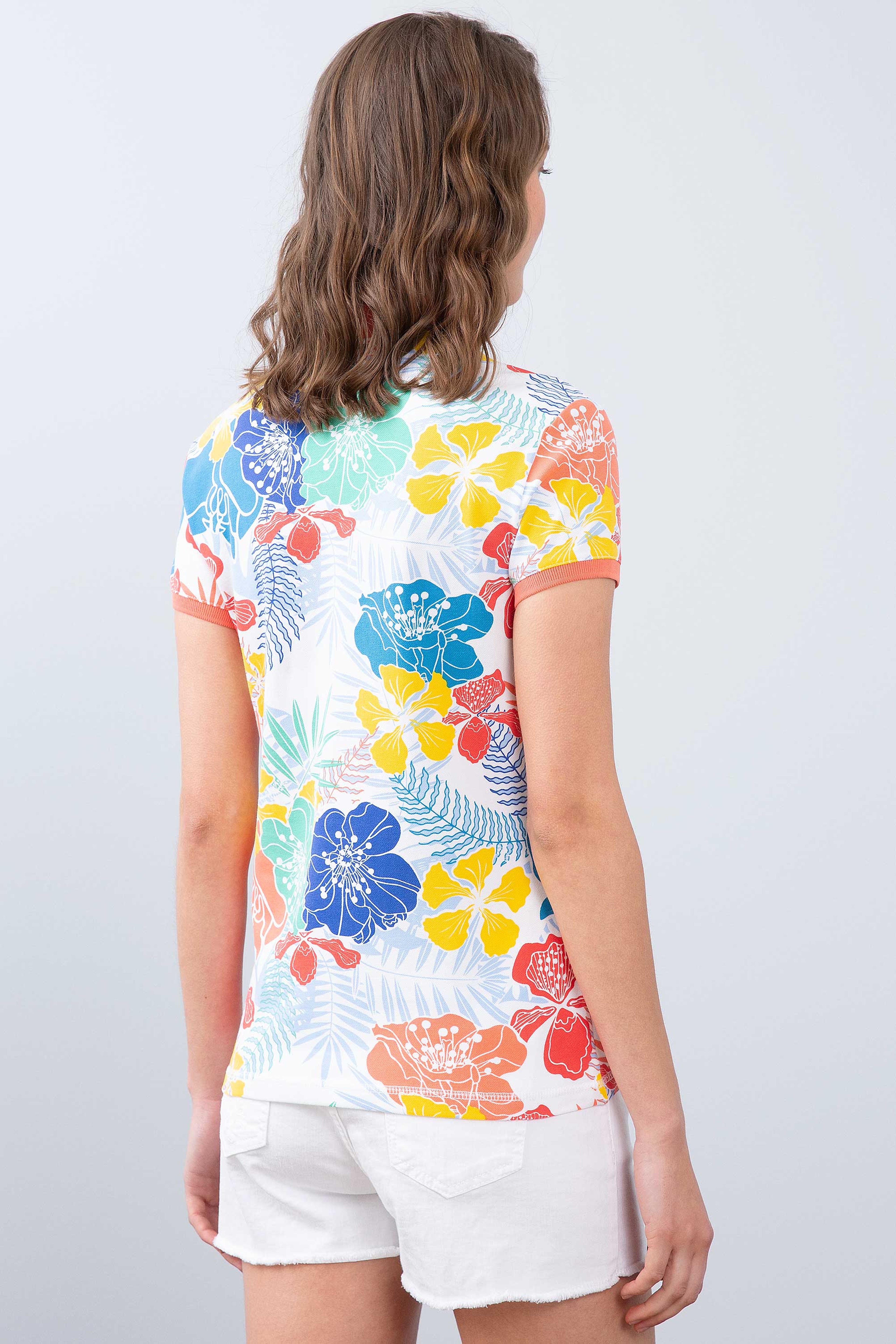 Kadın Beyaz Polo Yaka T-Shirt - Image 3