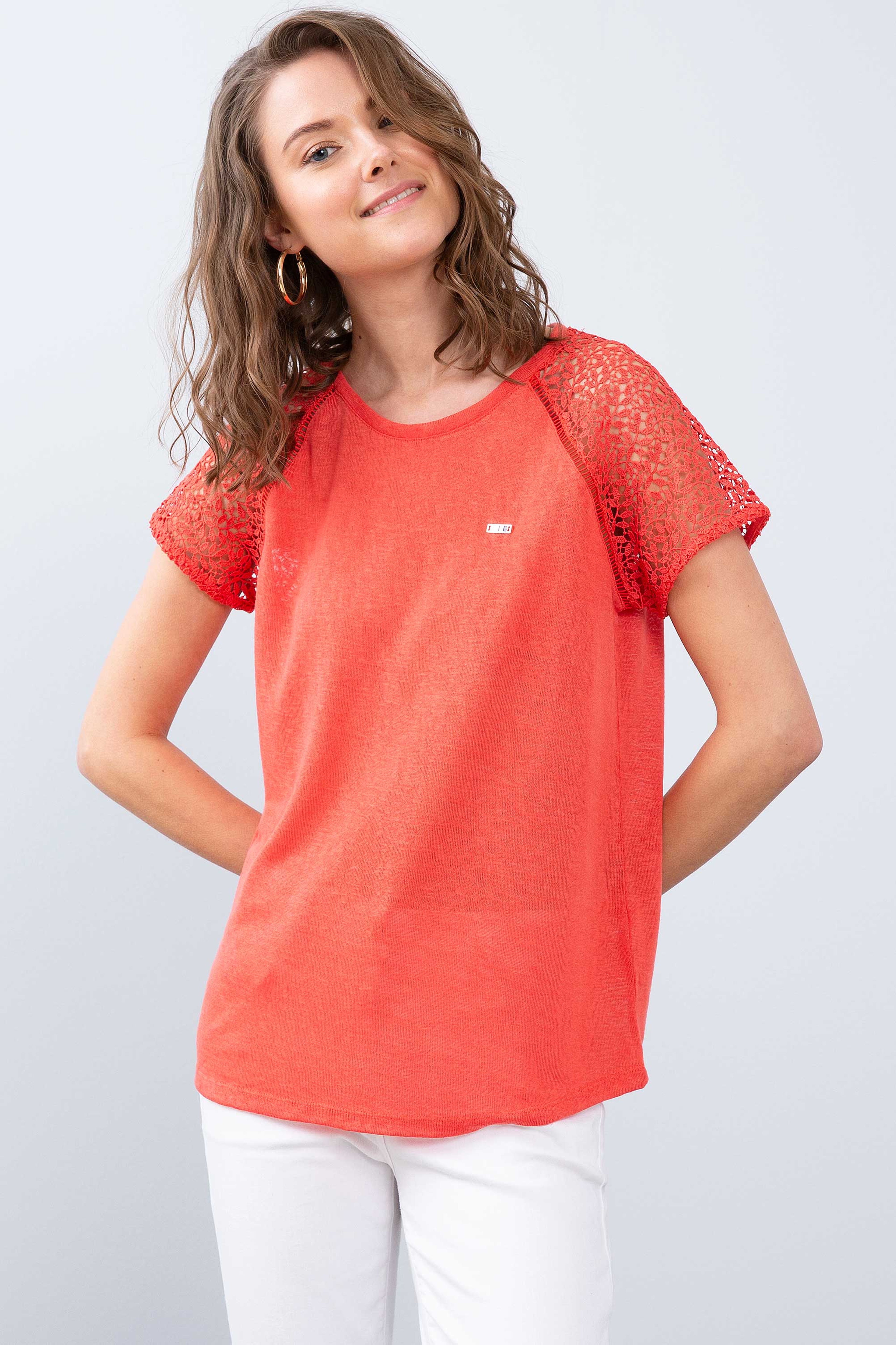 Kadın Kırmızı Bisiklet Yaka T-Shirt - Image 1