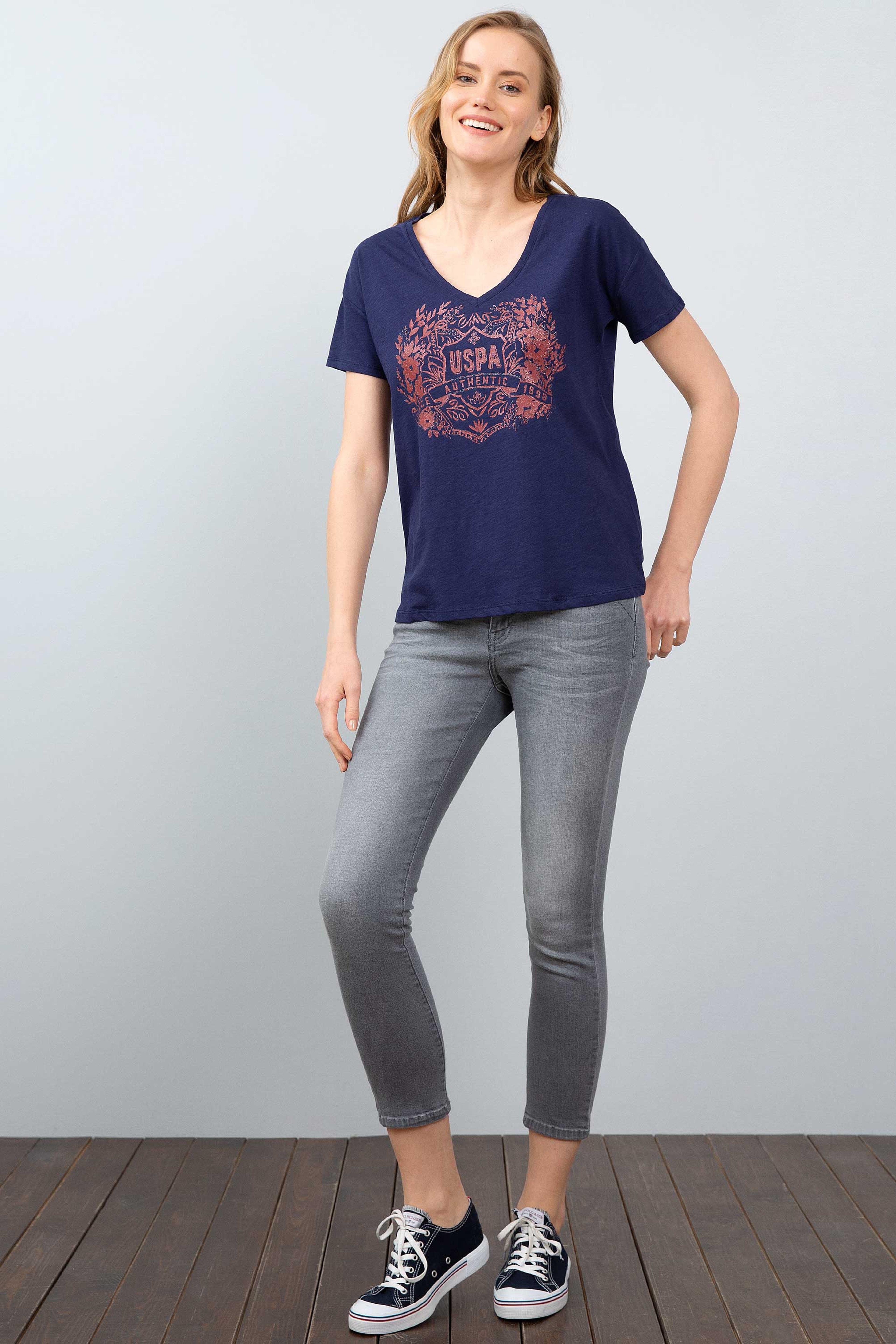 Kadın Lacivert V - Yaka T-Shirt - Image 4