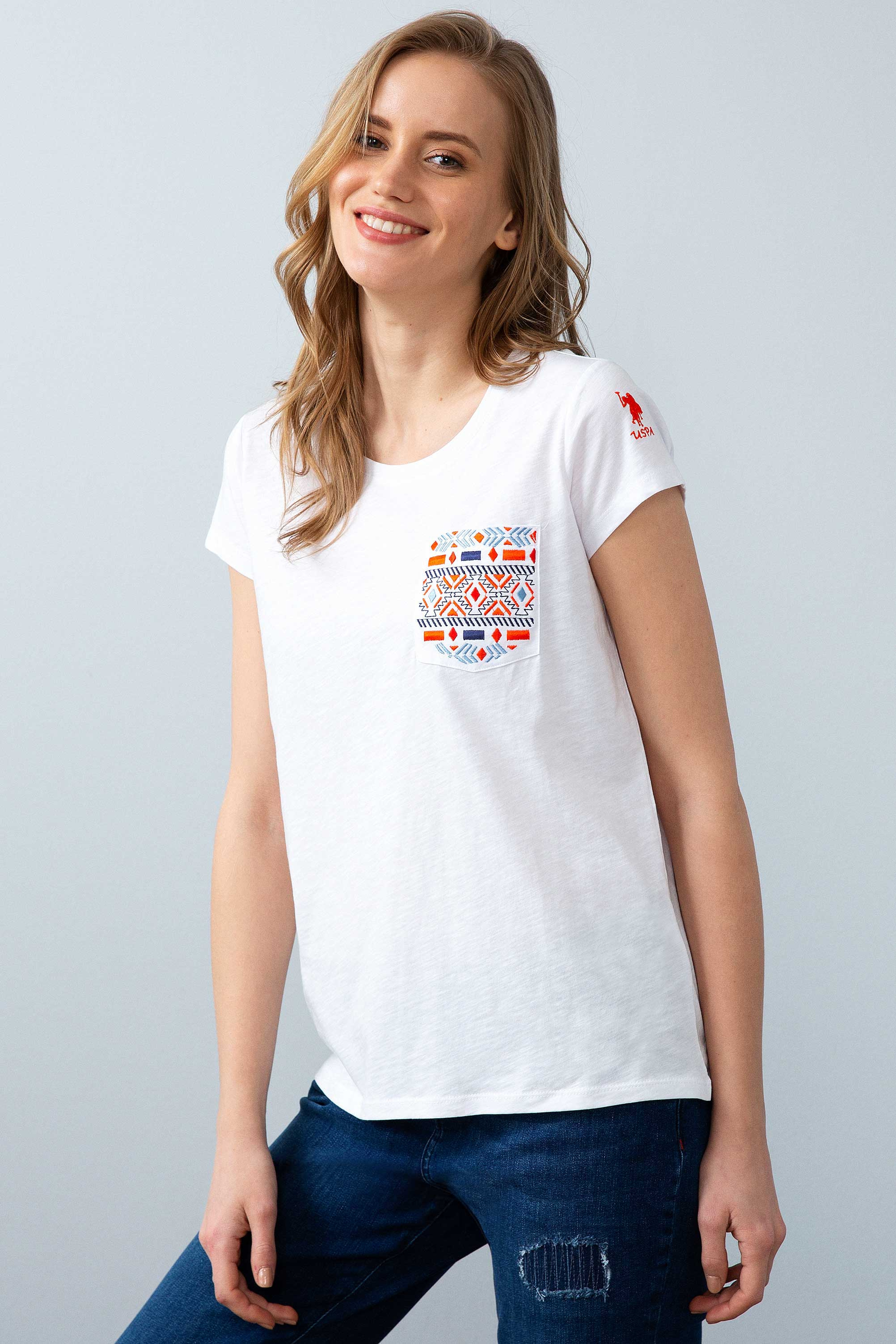 Kadın Beyaz Bisiklet Yaka T-Shirt - Image 1