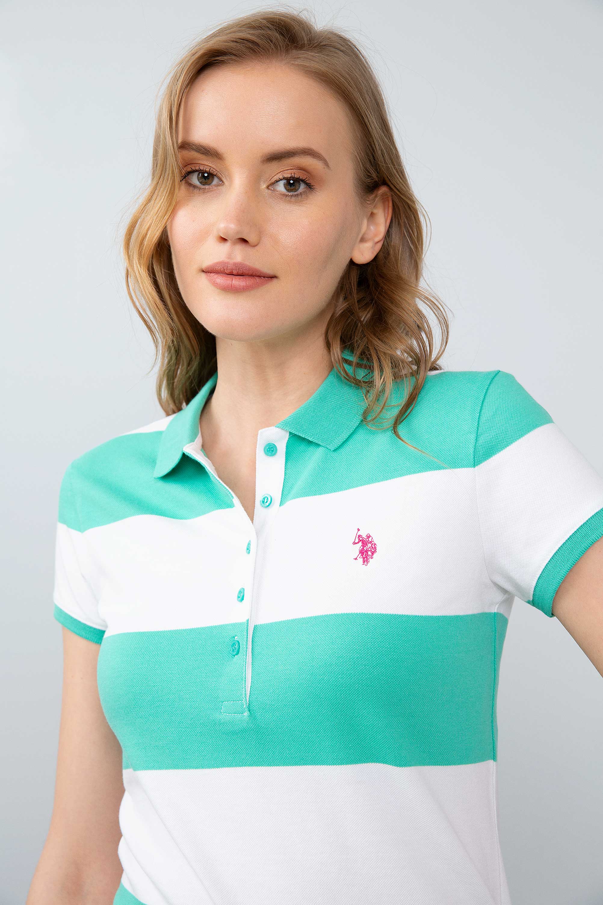 Kadın Yeşil Polo Yaka T-Shirt - Image 1