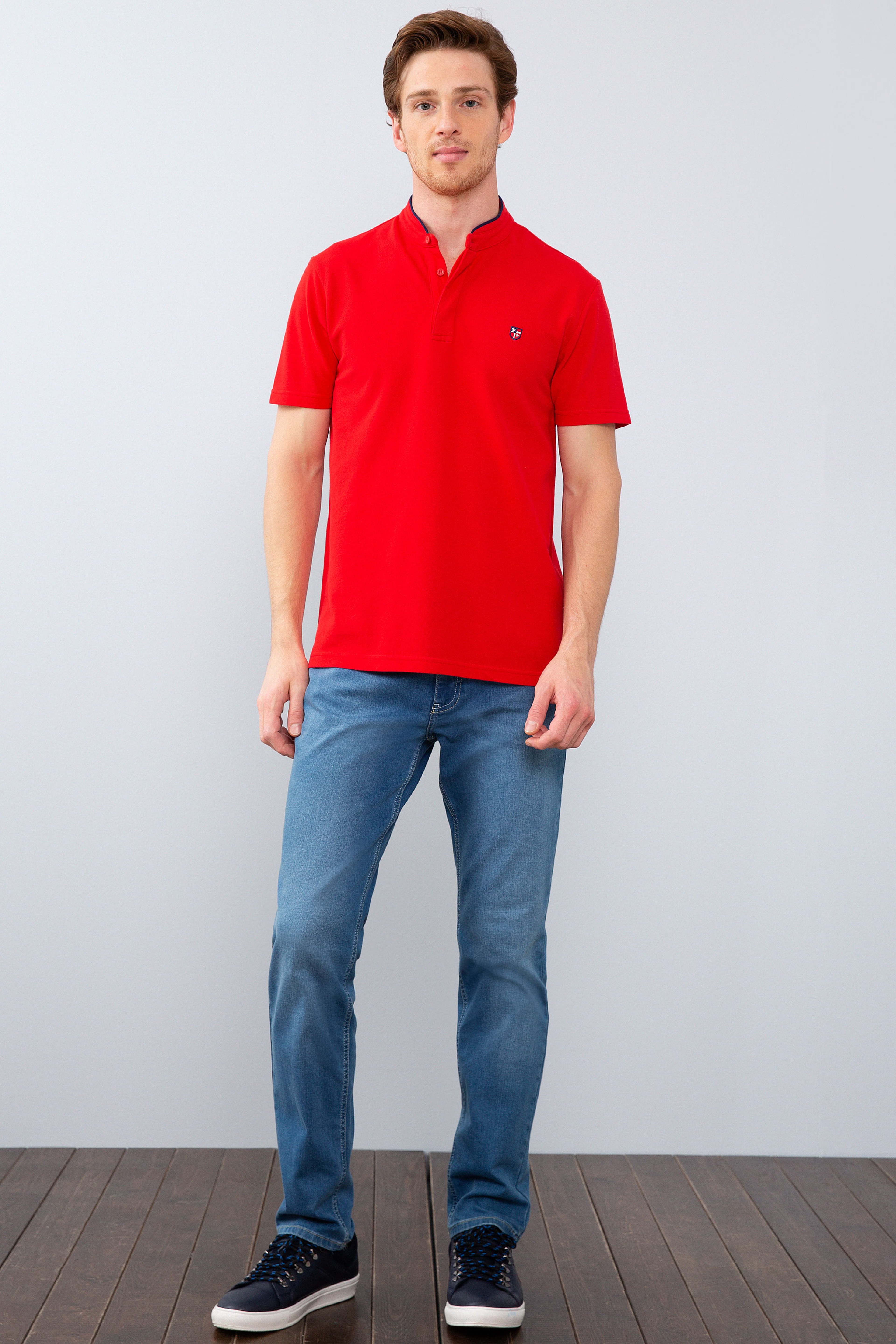 Erkek Kırmızı Hakim Yaka T-Shirt