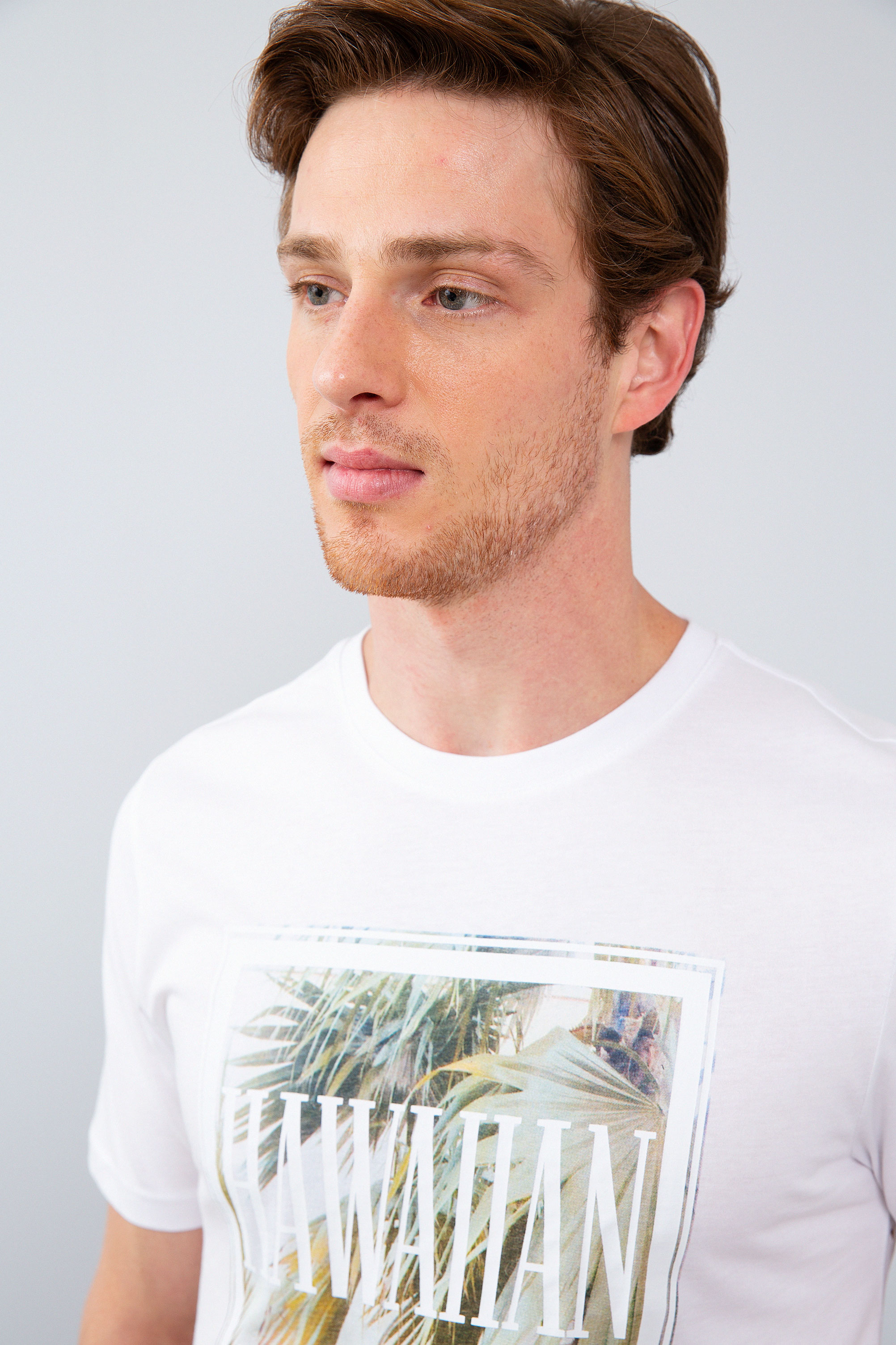 Erkek Beyaz Bisiklet Yaka T-Shirt - Image 2