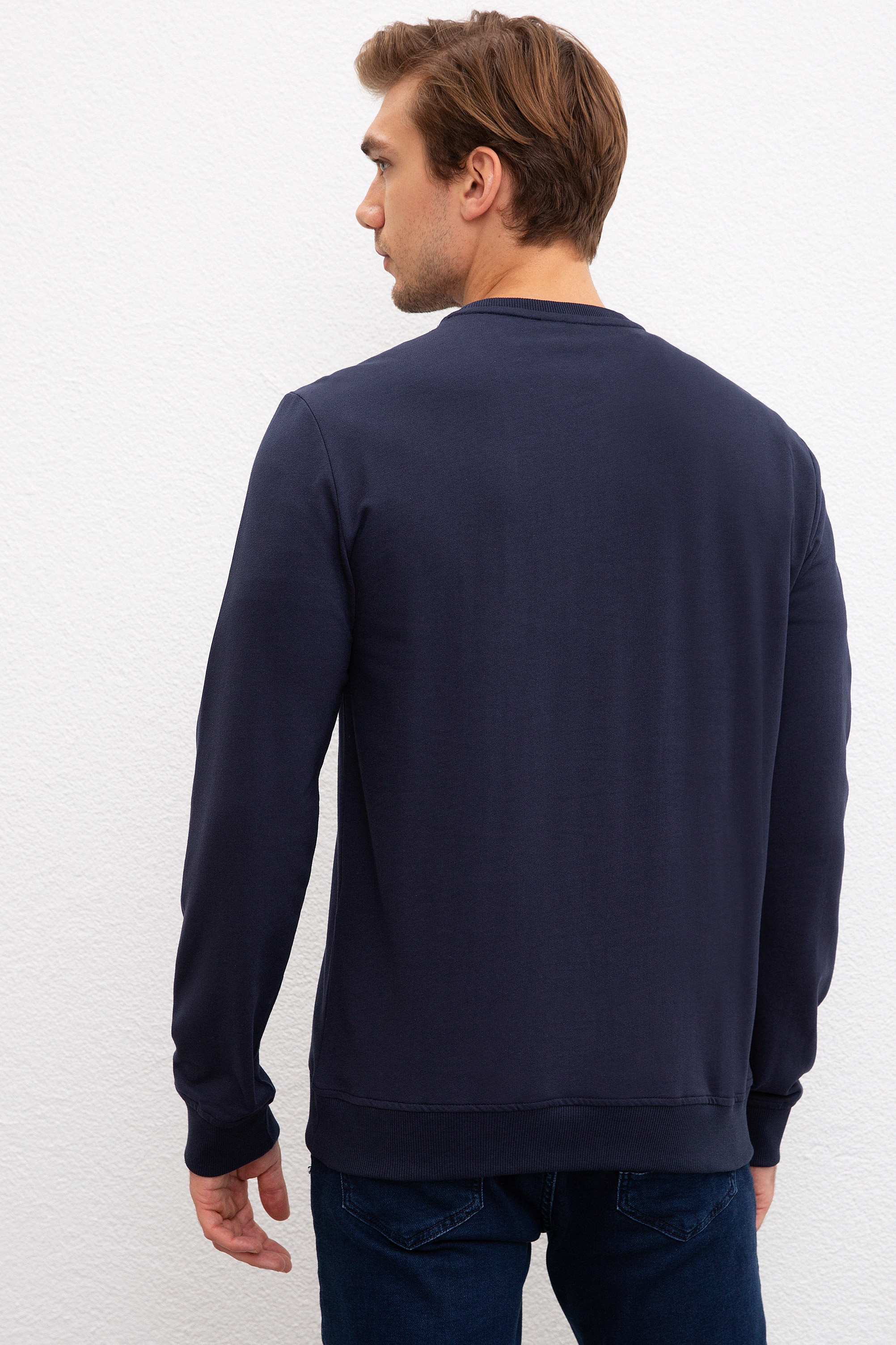 Erkek Lacivert Bisiklet Yaka Sweatshirt Basic - Image 3