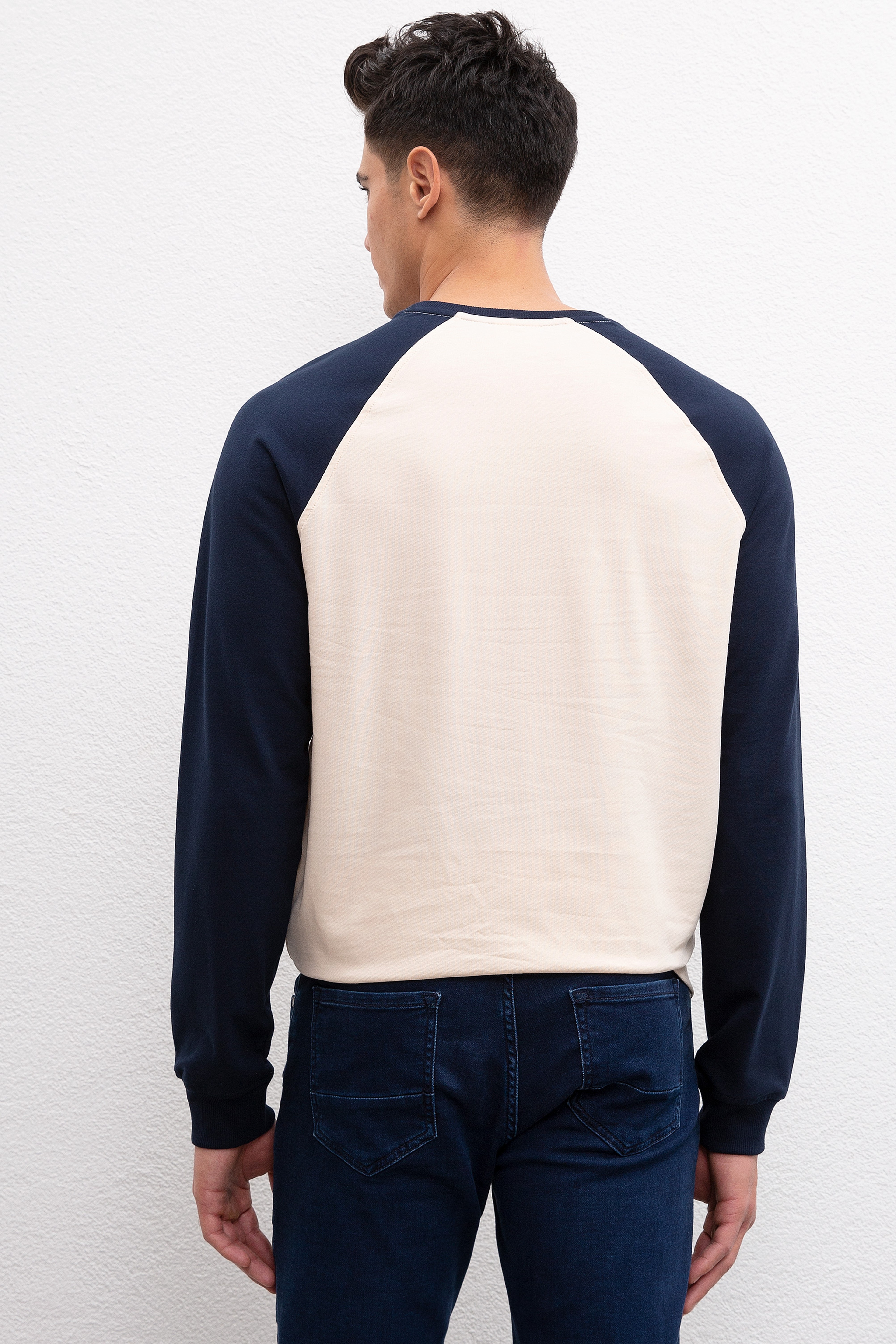 Erkek Ecru Bisiklet Yaka Sweatshirt - Image 3
