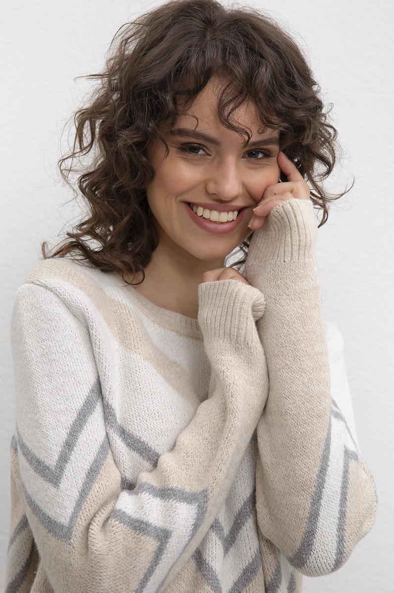 Kadın Beyaz Triko Kazak