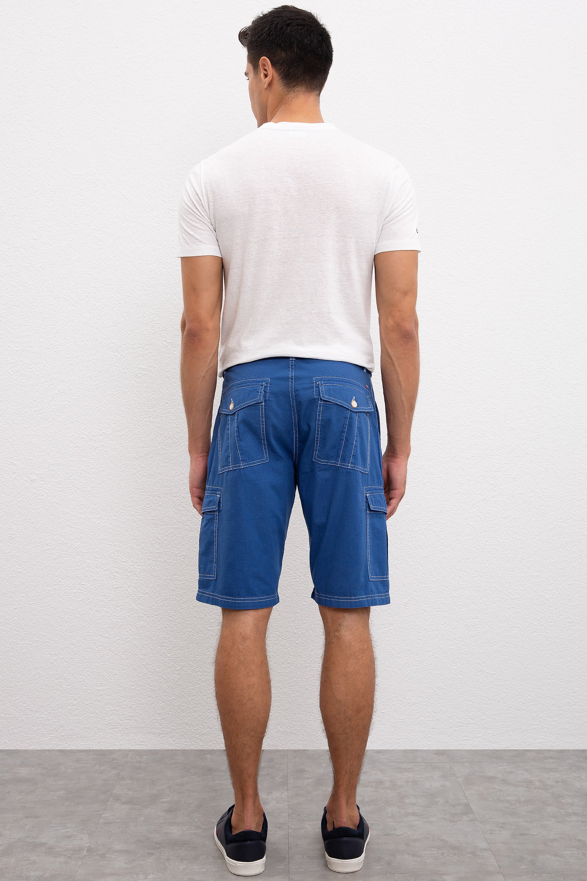 Beyaz Dokuma Bermuda Capri
