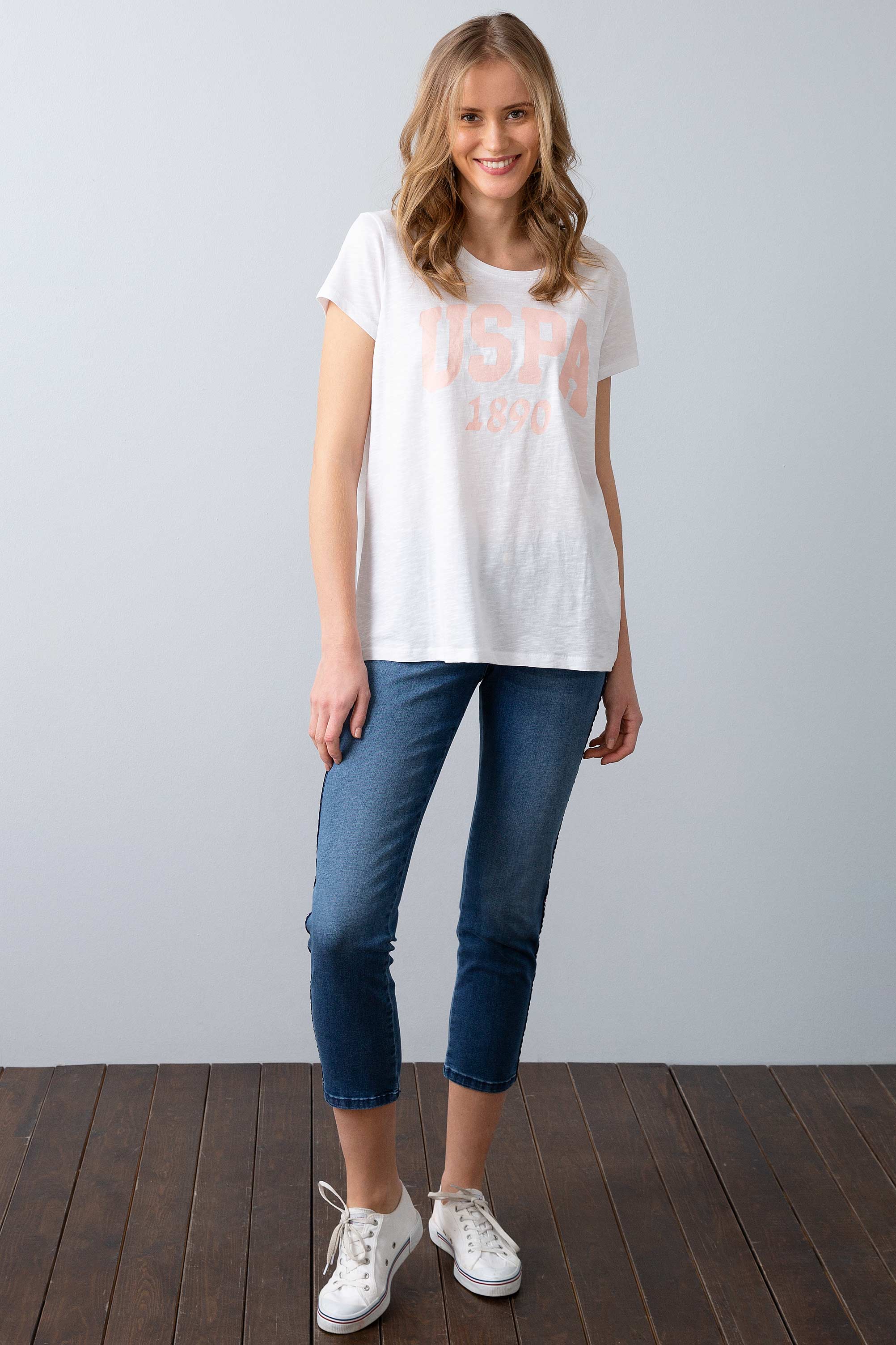 Kadın Beyaz Bisiklet Yaka T-Shirt