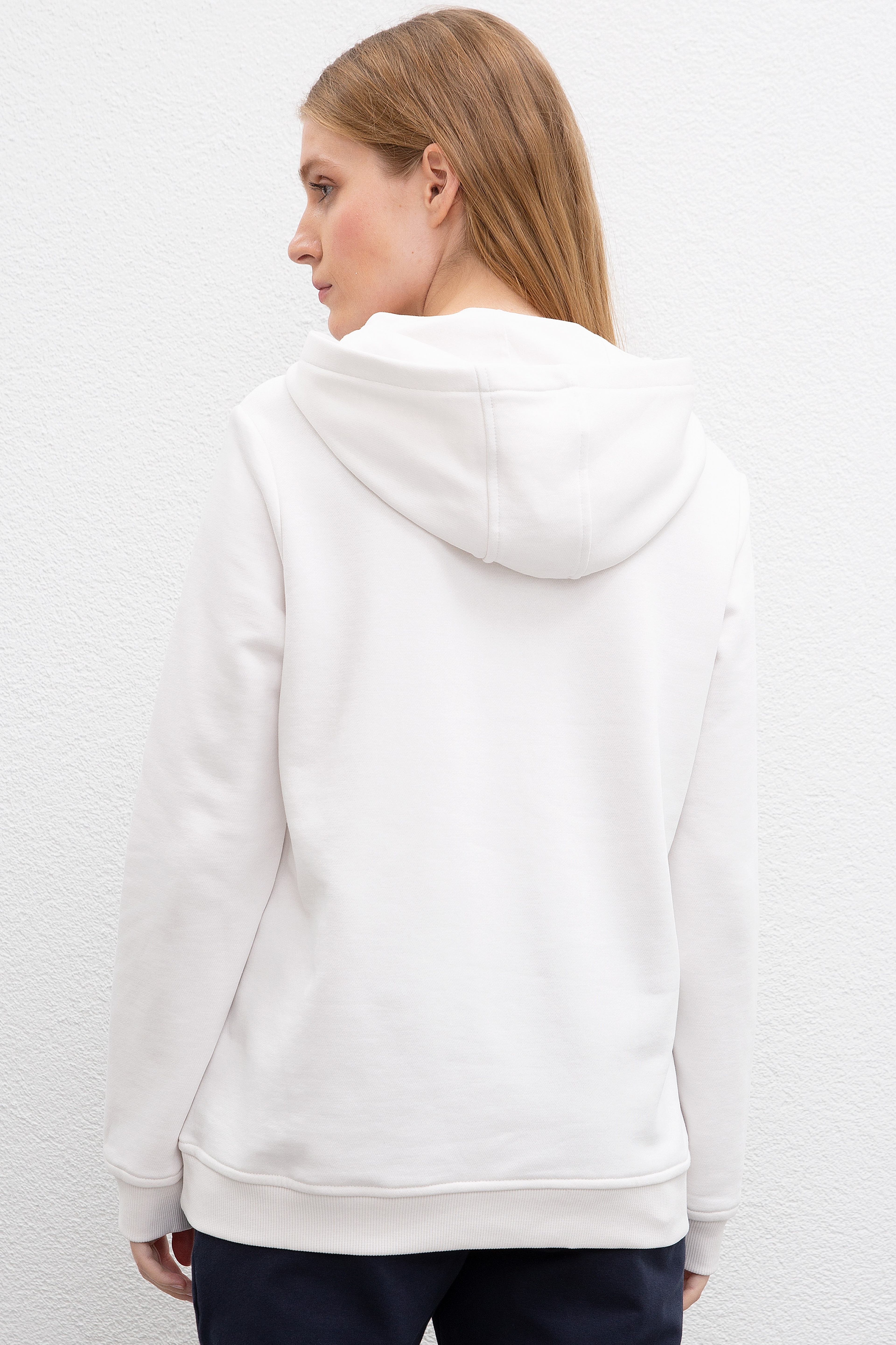Kadın Beyaz Sweatshirt - Image 3