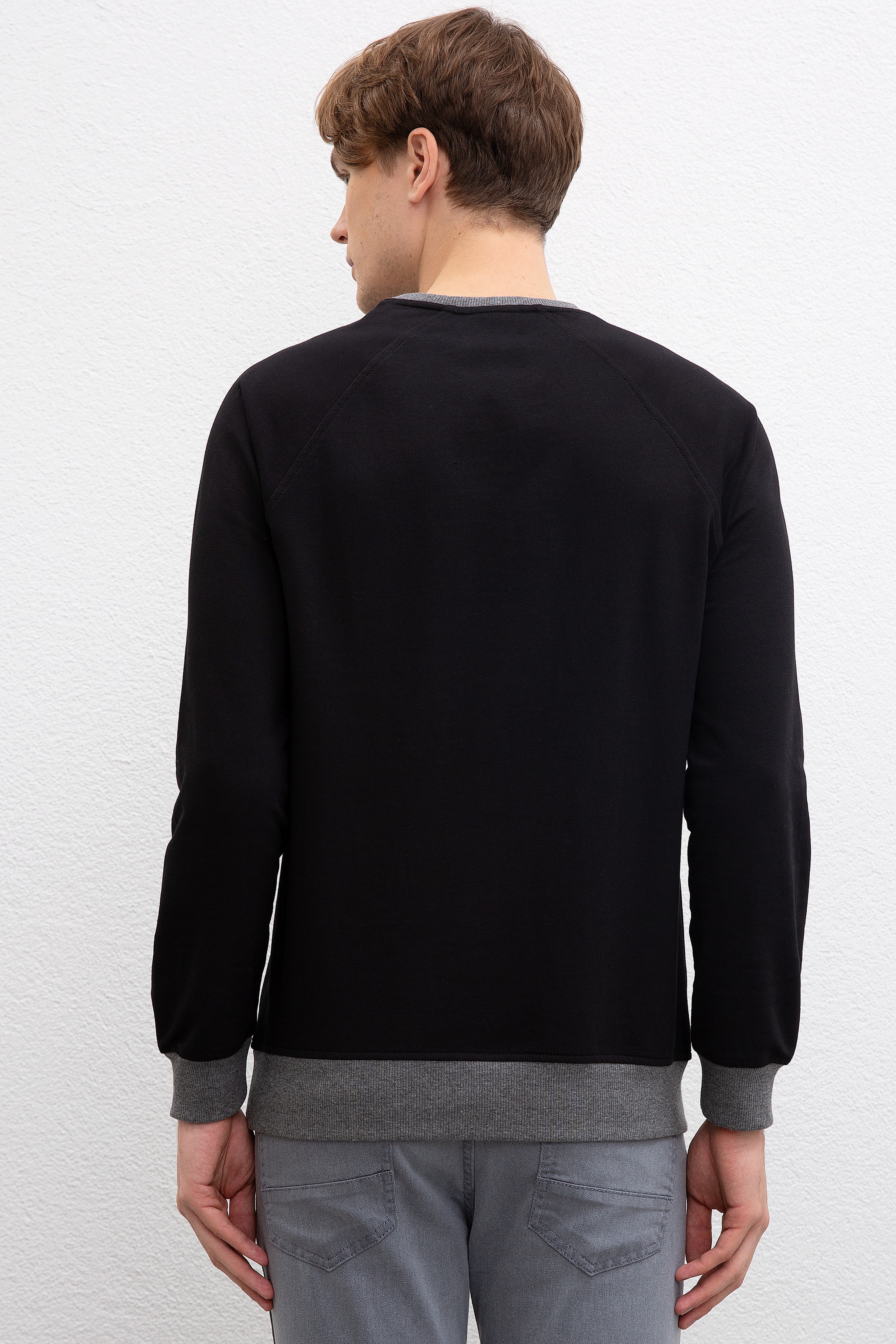 Erkek Siyah Bisiklet Yaka Sweatshirt