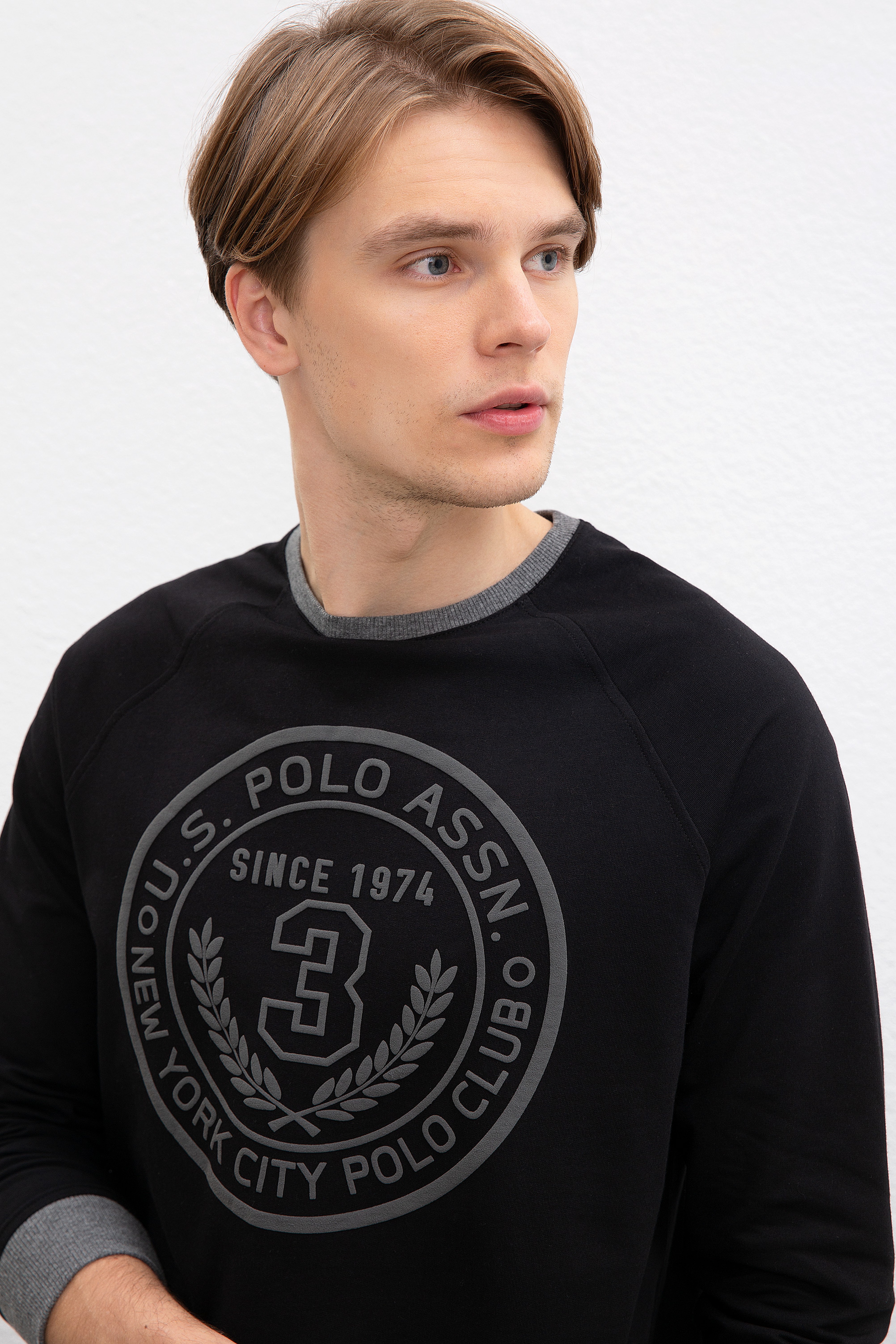Erkek Siyah Bisiklet Yaka Sweatshirt - Image 1