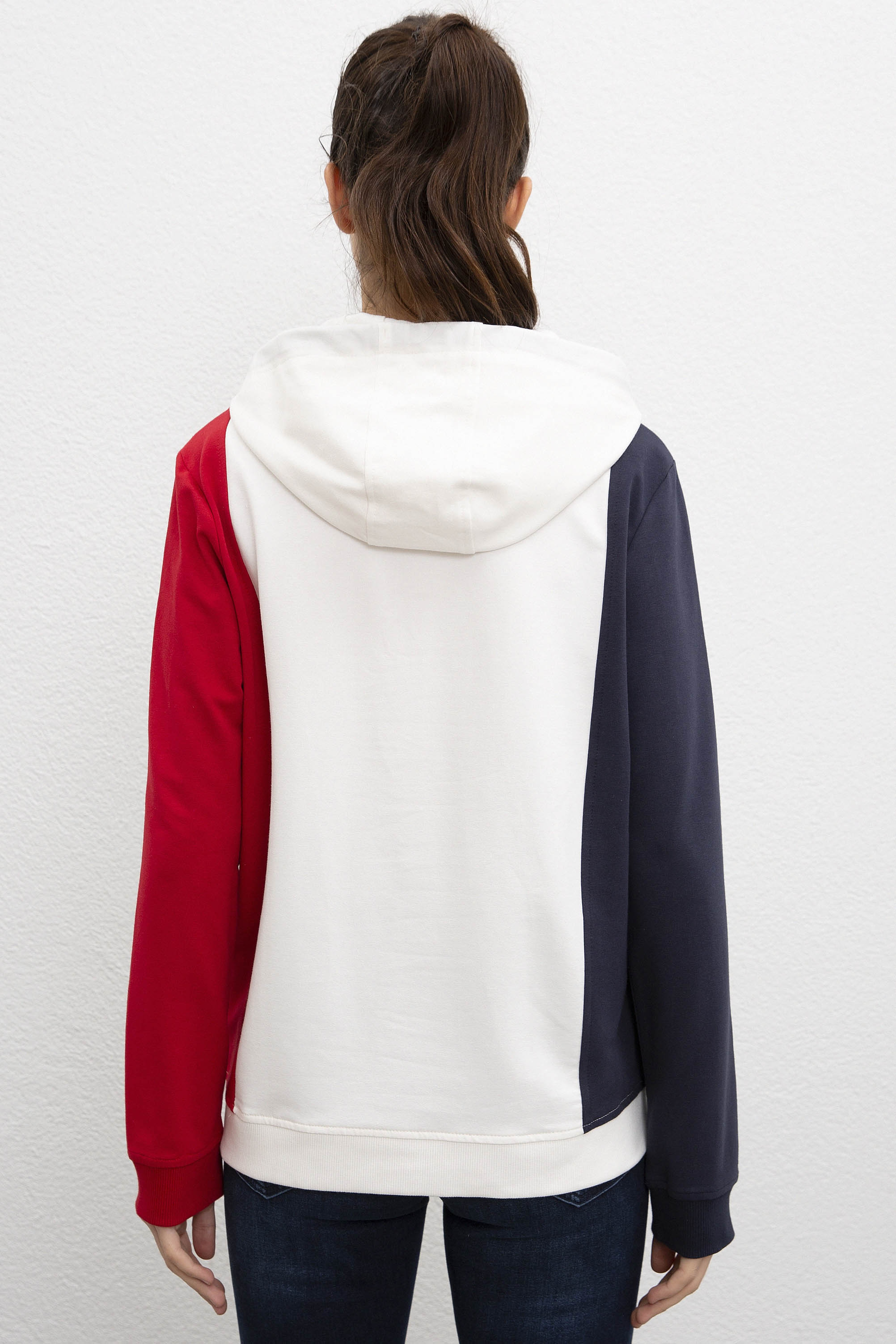 Kadın Beyaz Sweatshirt - Image 3