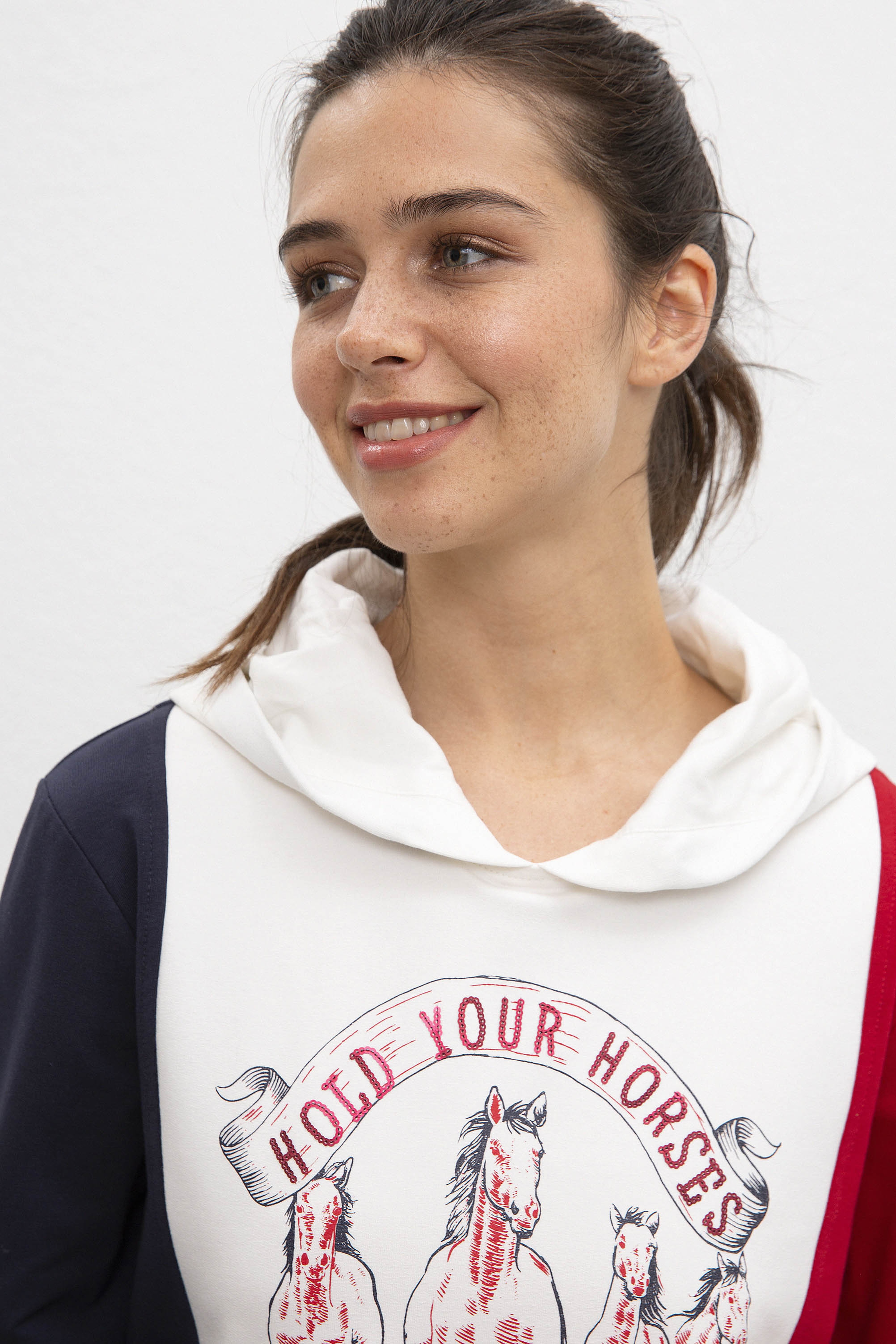 Kadın Beyaz Sweatshirt - Image 2