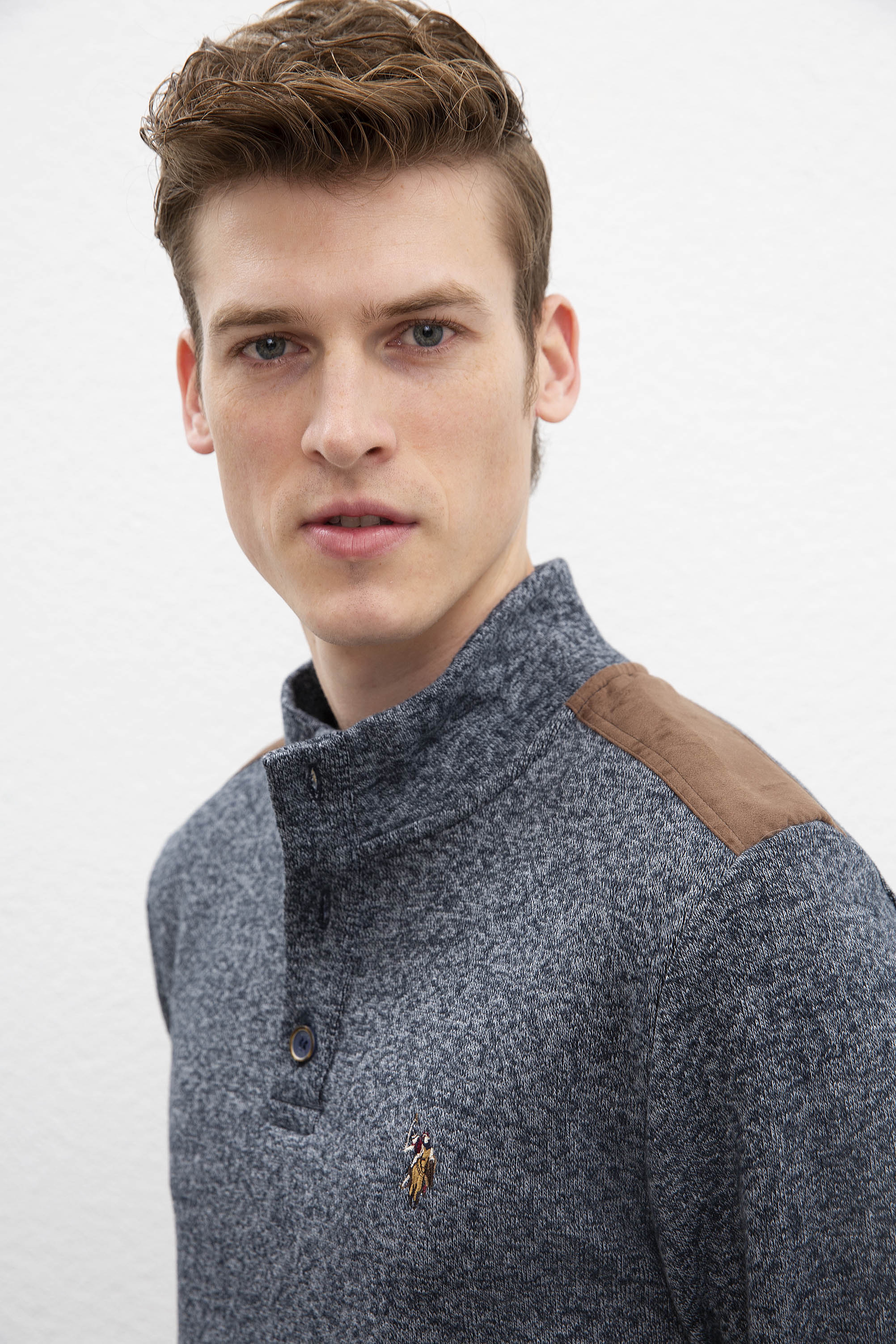 Erkek Lacivert Dik Yaka Sweatshirt - Image 2
