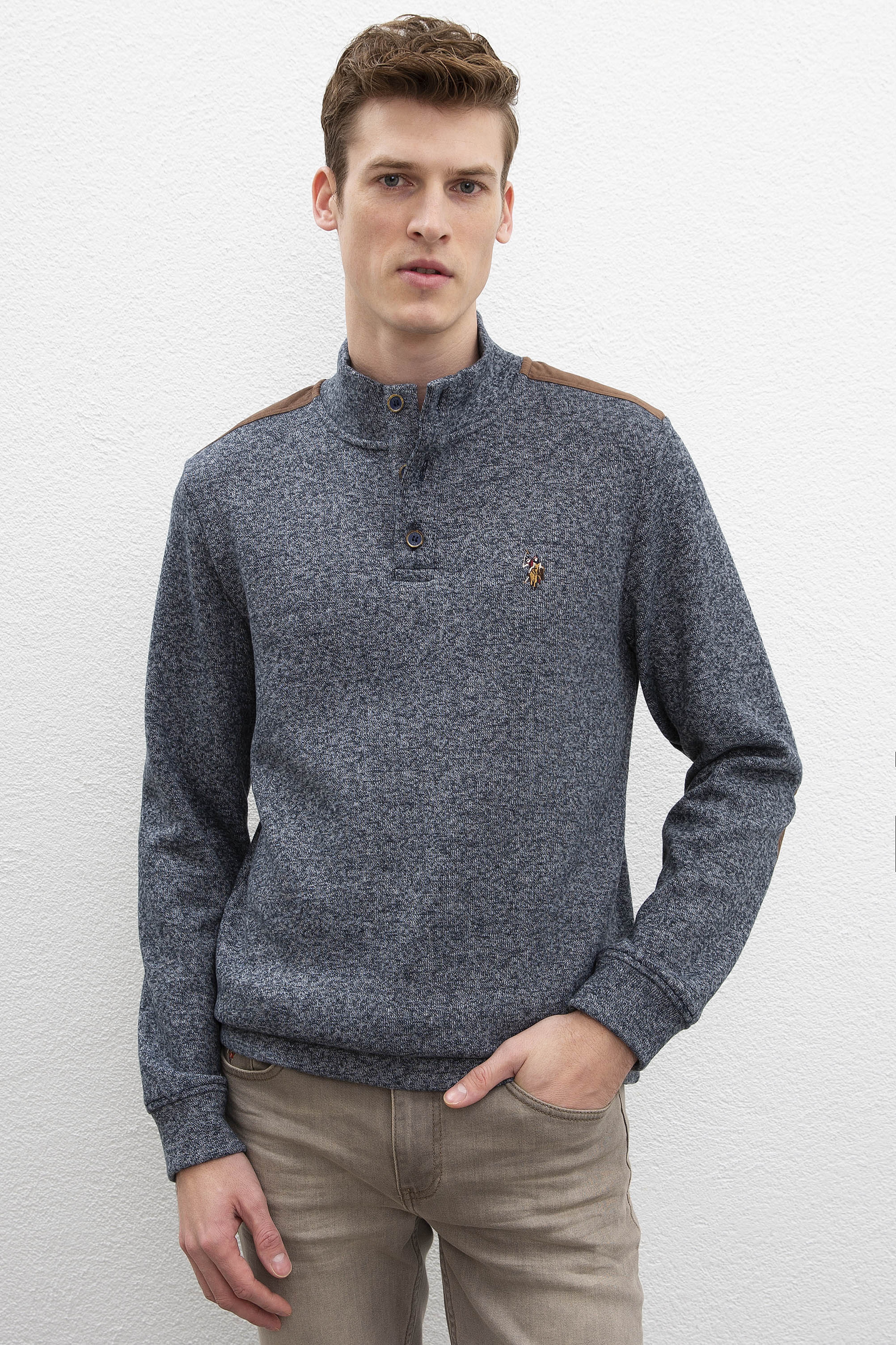Erkek Lacivert Dik Yaka Sweatshirt - Image 1