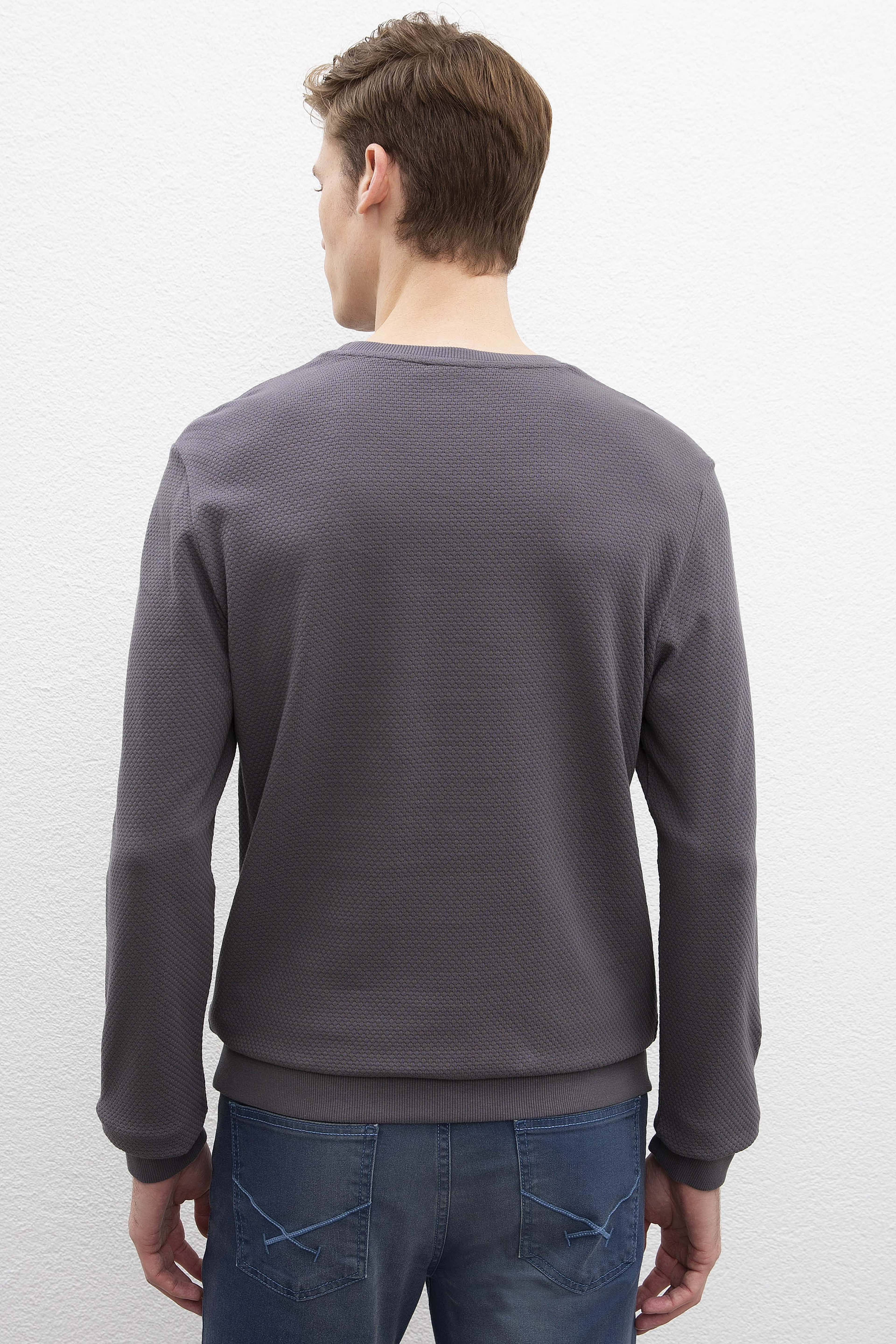 Erkek Antrasit Bisiklet Yaka Sweatshirt - Image 4