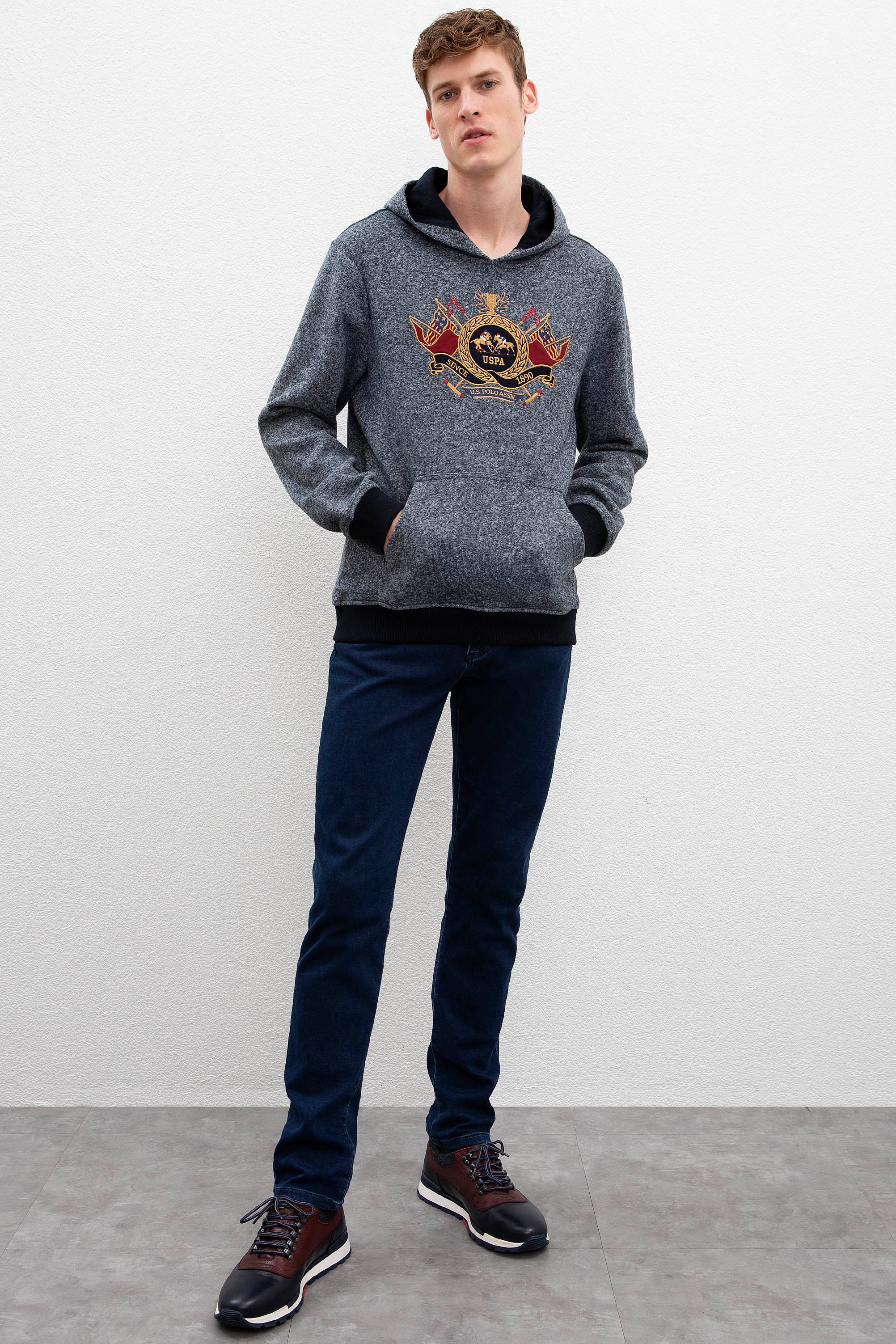 Erkek Lacivert Kapüşonlu Sweatshirt - Image 4