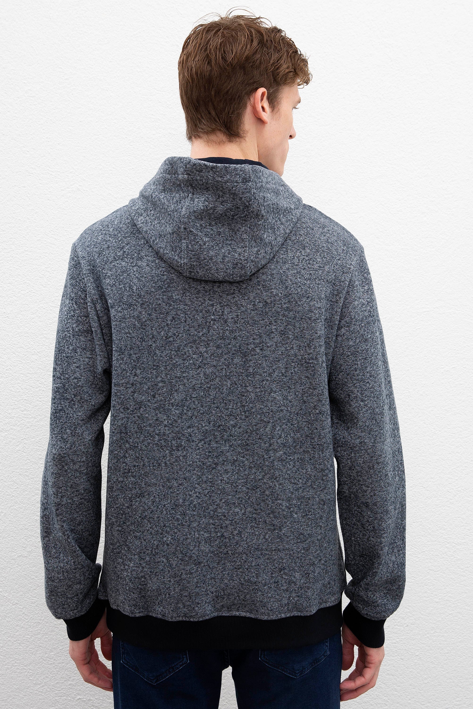 Erkek Lacivert Kapüşonlu Sweatshirt - Image 3