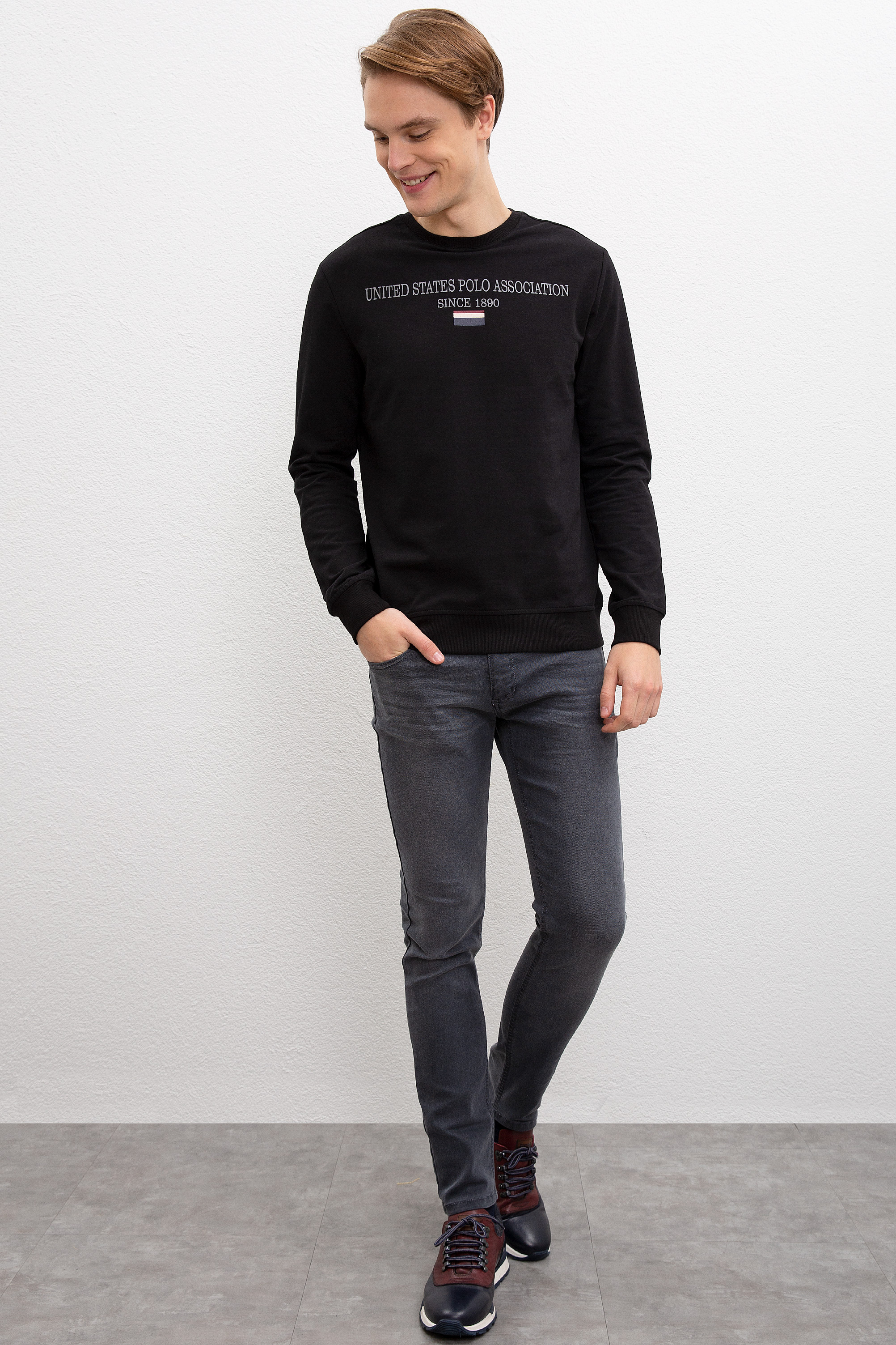 Erkek Siyah Bisiklet Yaka Sweatshirt - Image 4