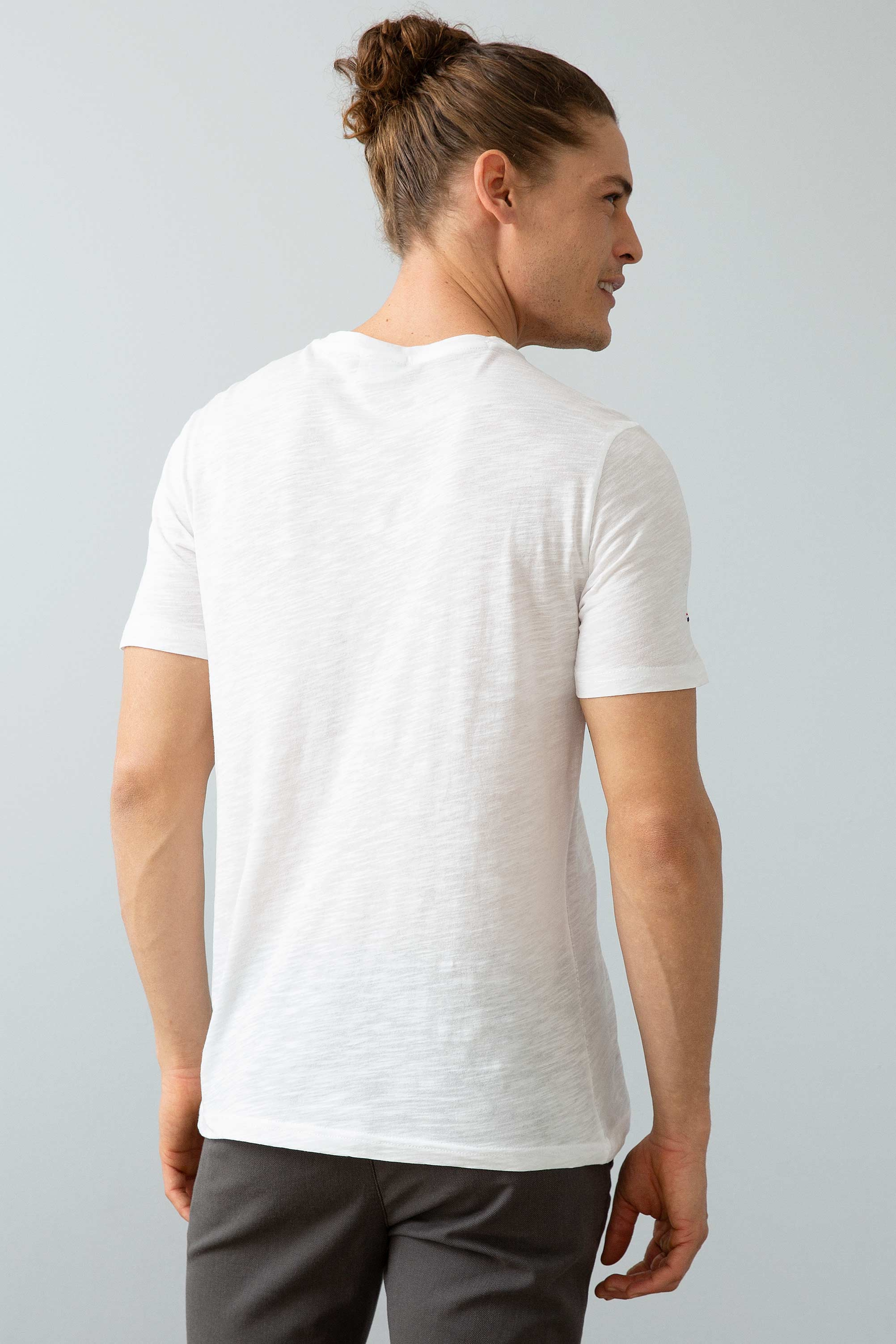Erkek Beyaz V-Yaka T-Shirt Basic - Image 4