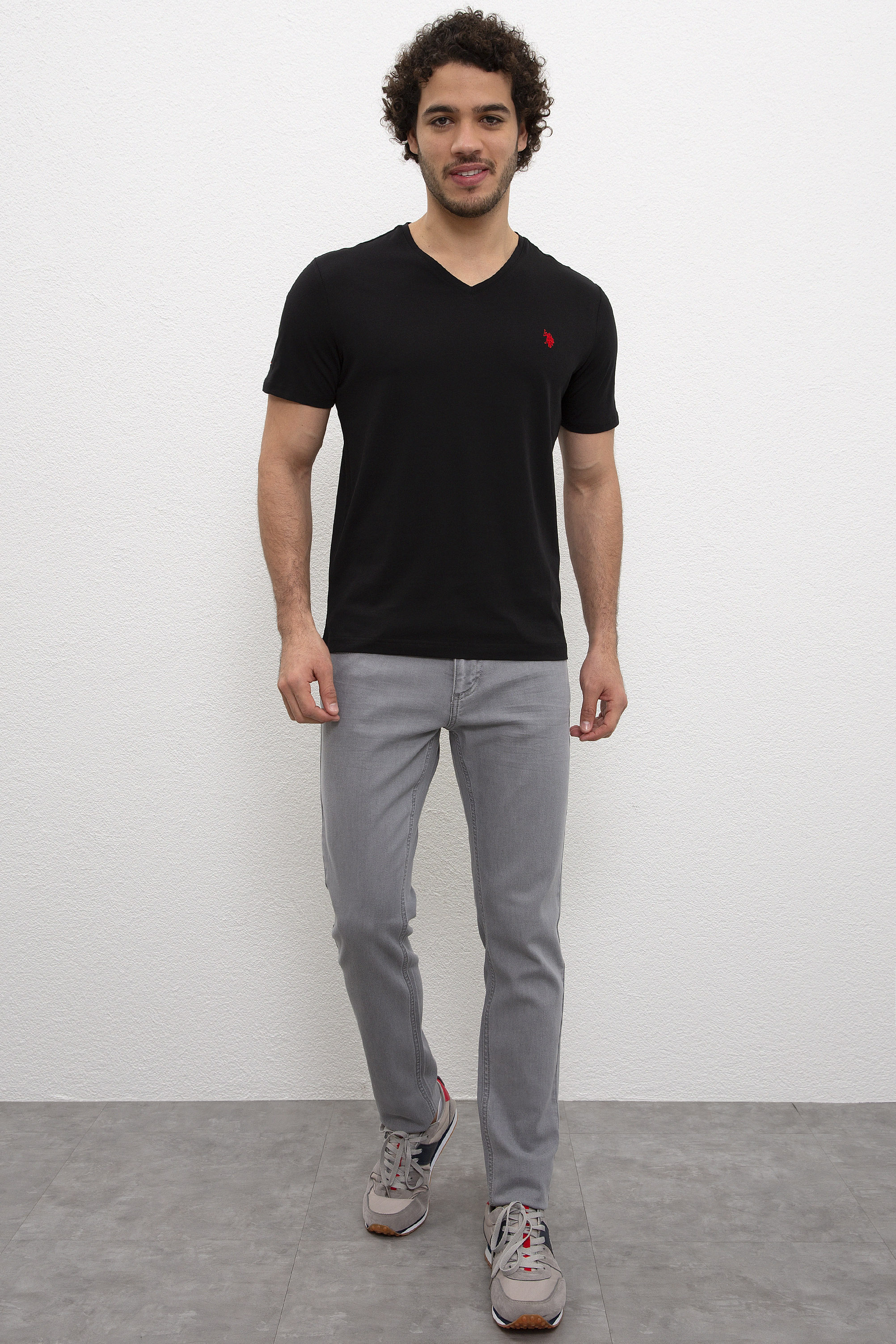 Erkek Siyah V-Yaka T-Shirt Basic - Image 4