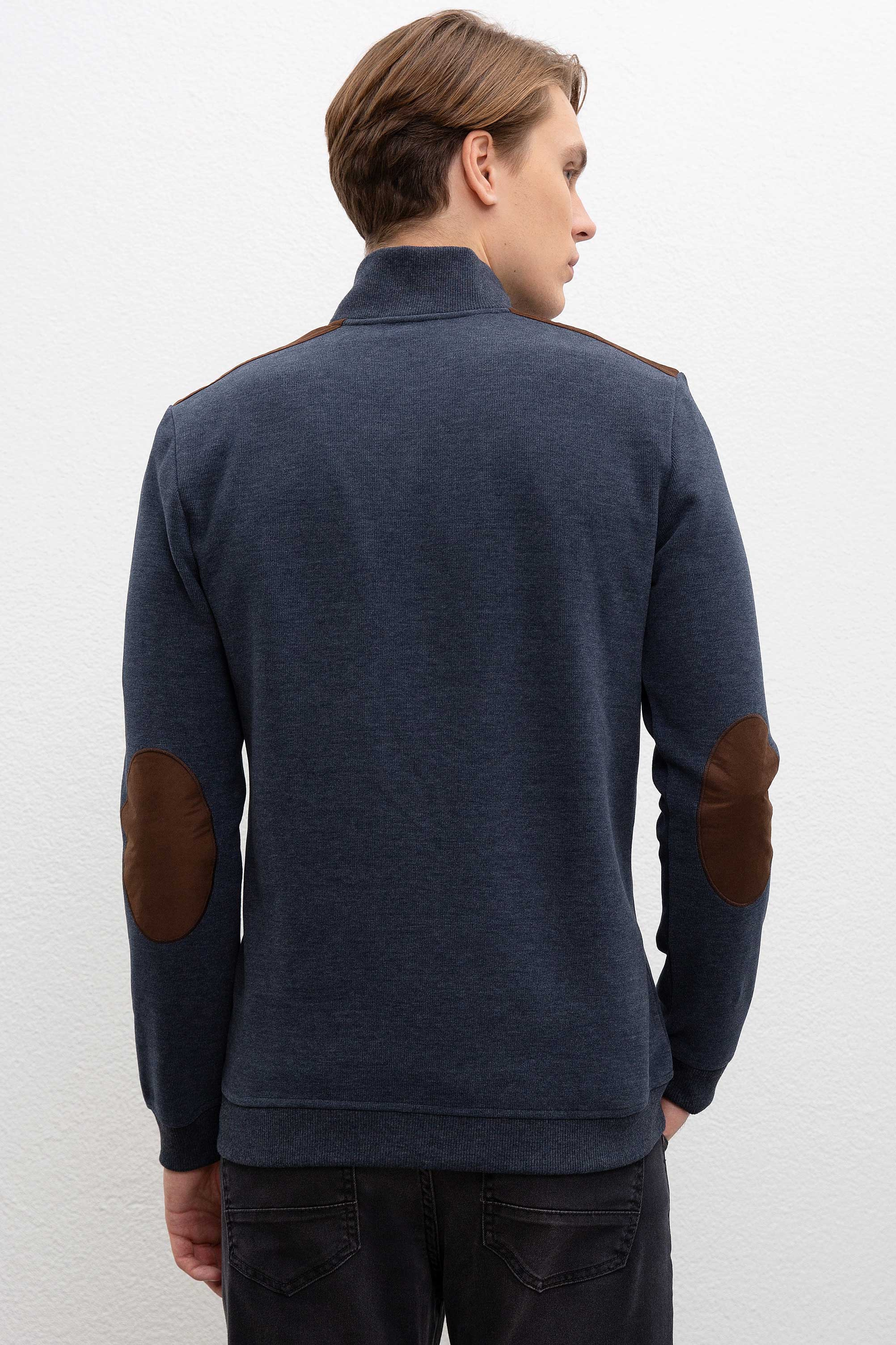 Erkek Lacivert Dik Yaka Sweatshirt - Image 3