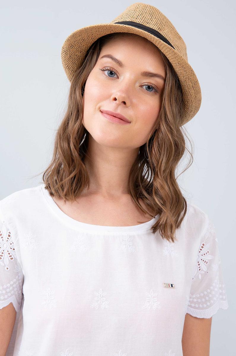 Kadın Beyaz Bisiklet Yaka T-Shirt