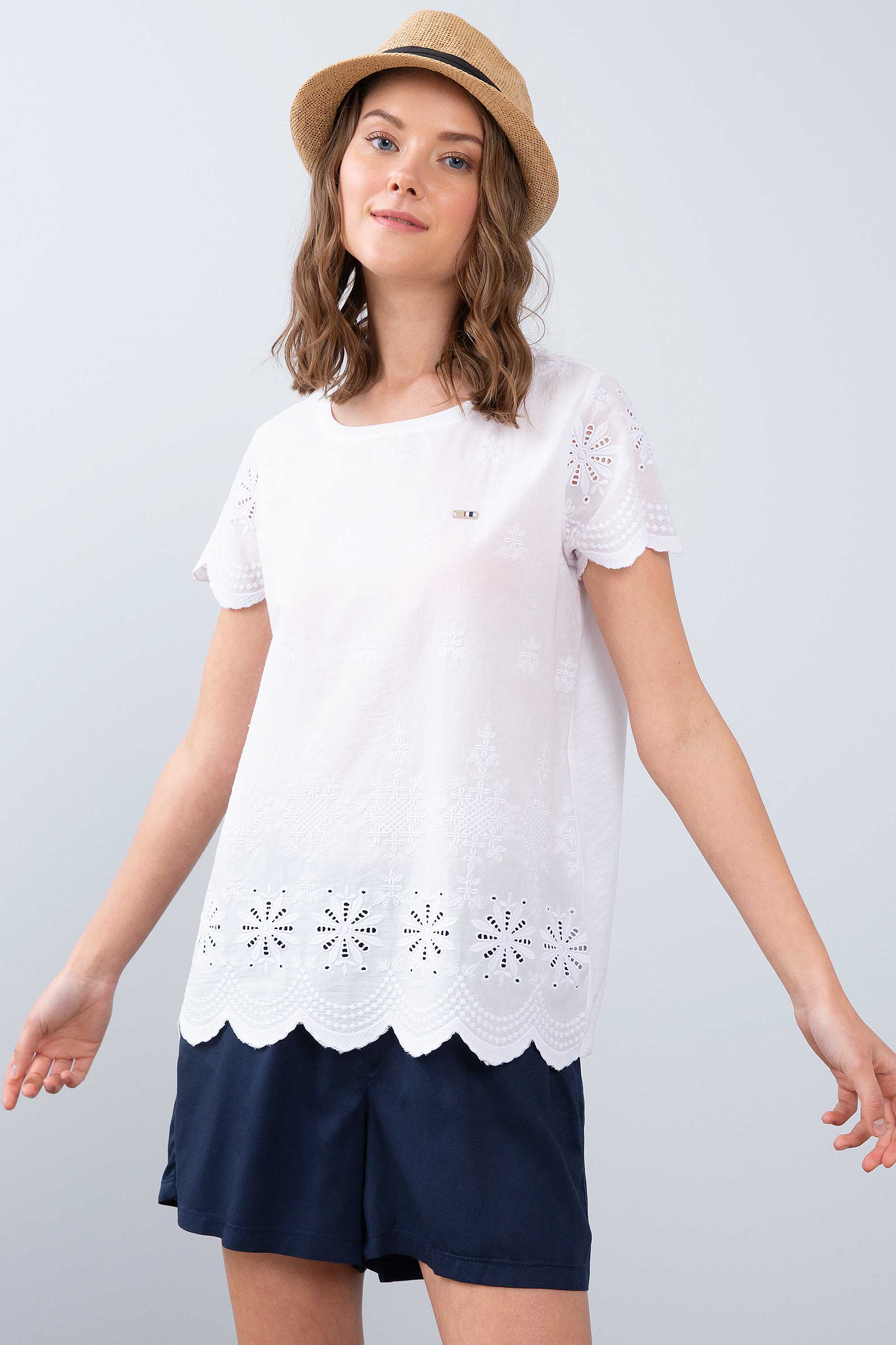 Kadın Beyaz Bisiklet Yaka T-Shirt - Image 2