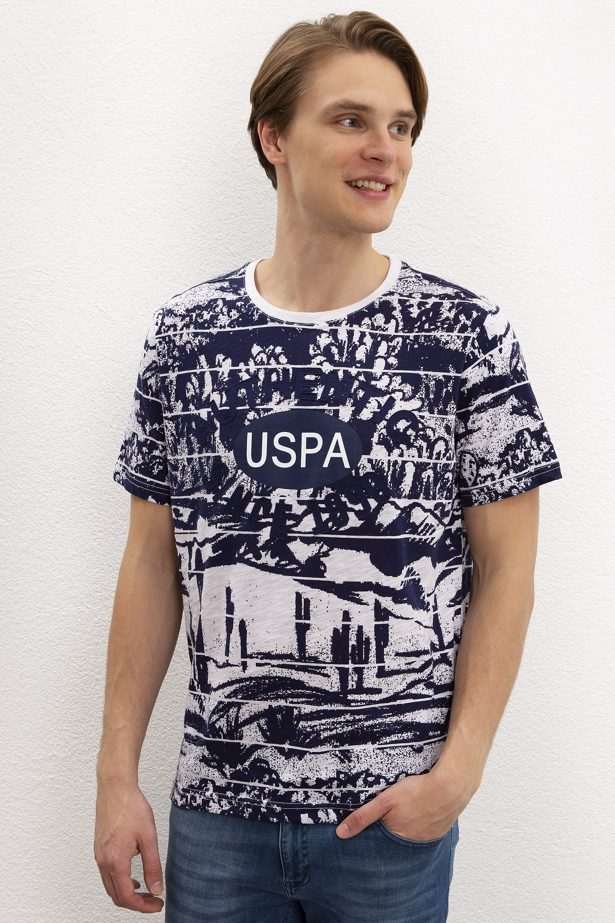 Erkek Lacivert Bisiklet Yaka T-Shirt - Image 1
