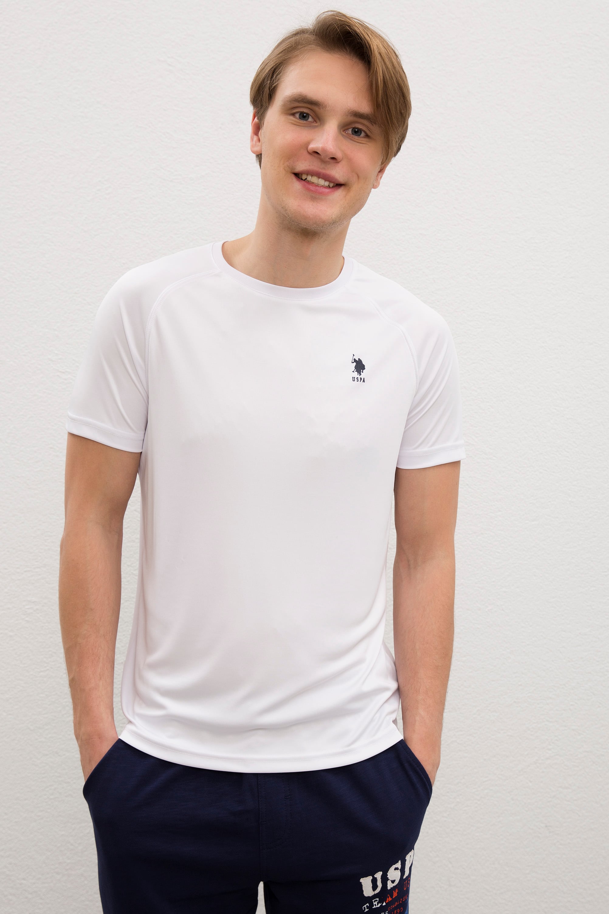 Erkek Beyaz Bisiklet Yaka T-Shirt - Image 1