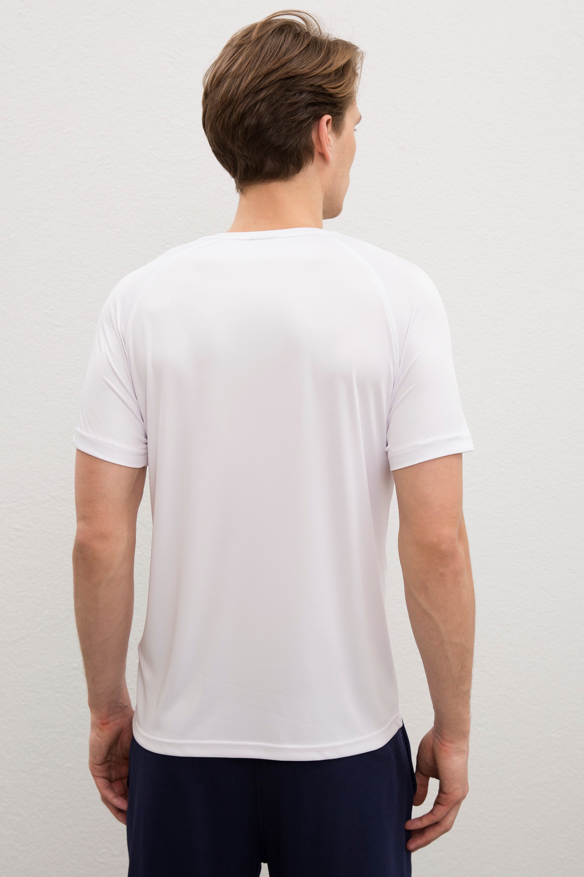 Erkek Beyaz Bisiklet Yaka T-Shirt
