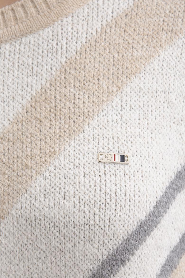 Kadın Beyaz Triko Kazak - 50206859010