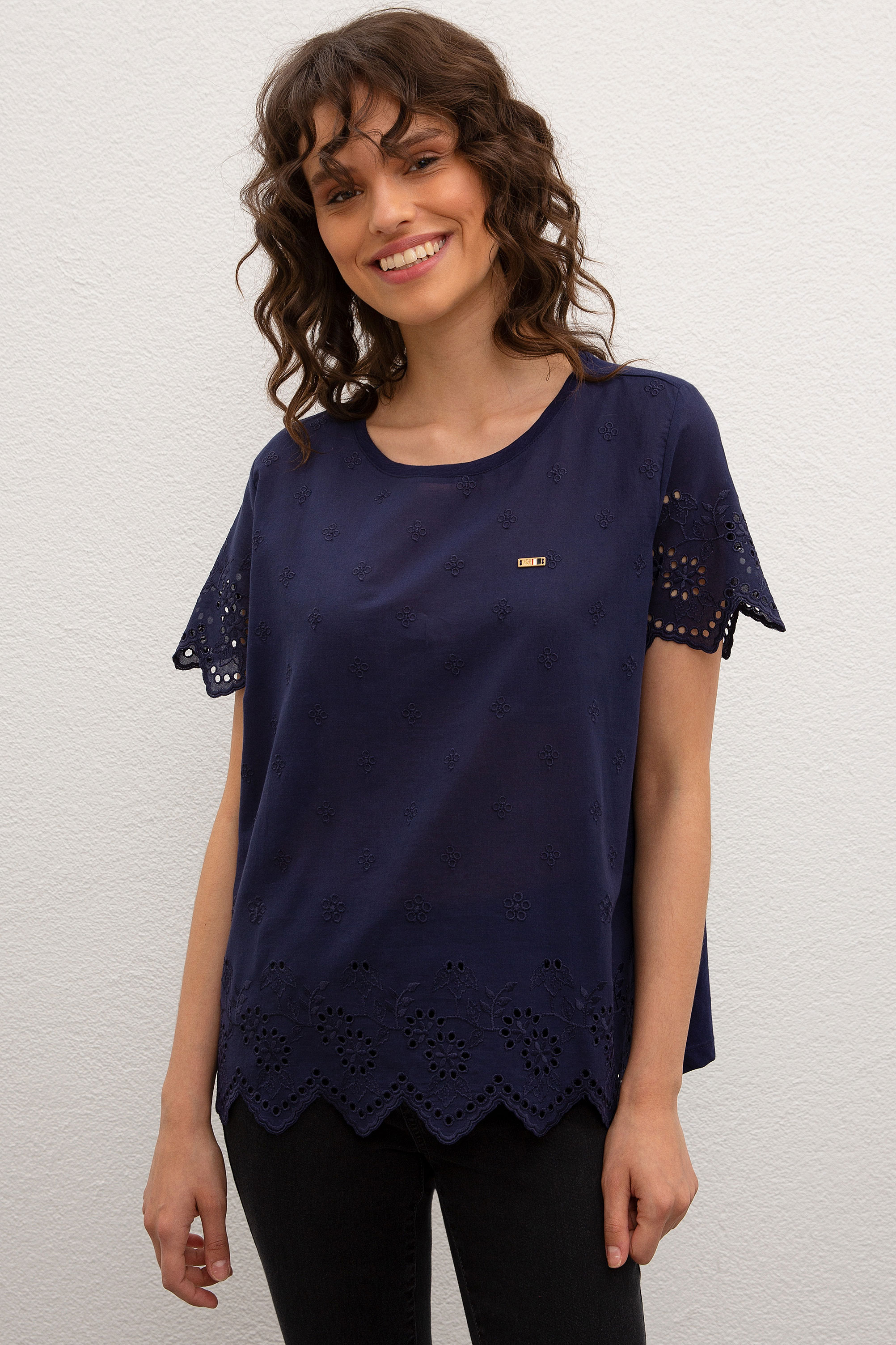 Kadın Lacivert Bisiklet Yaka T-Shirt - Image 1
