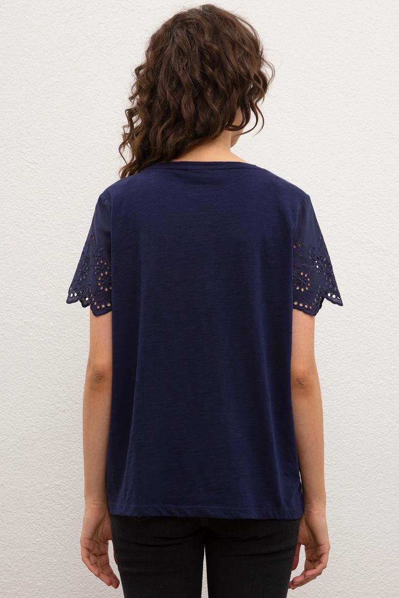 Kadın Lacivert Bisiklet Yaka T-Shirt - 50223560003