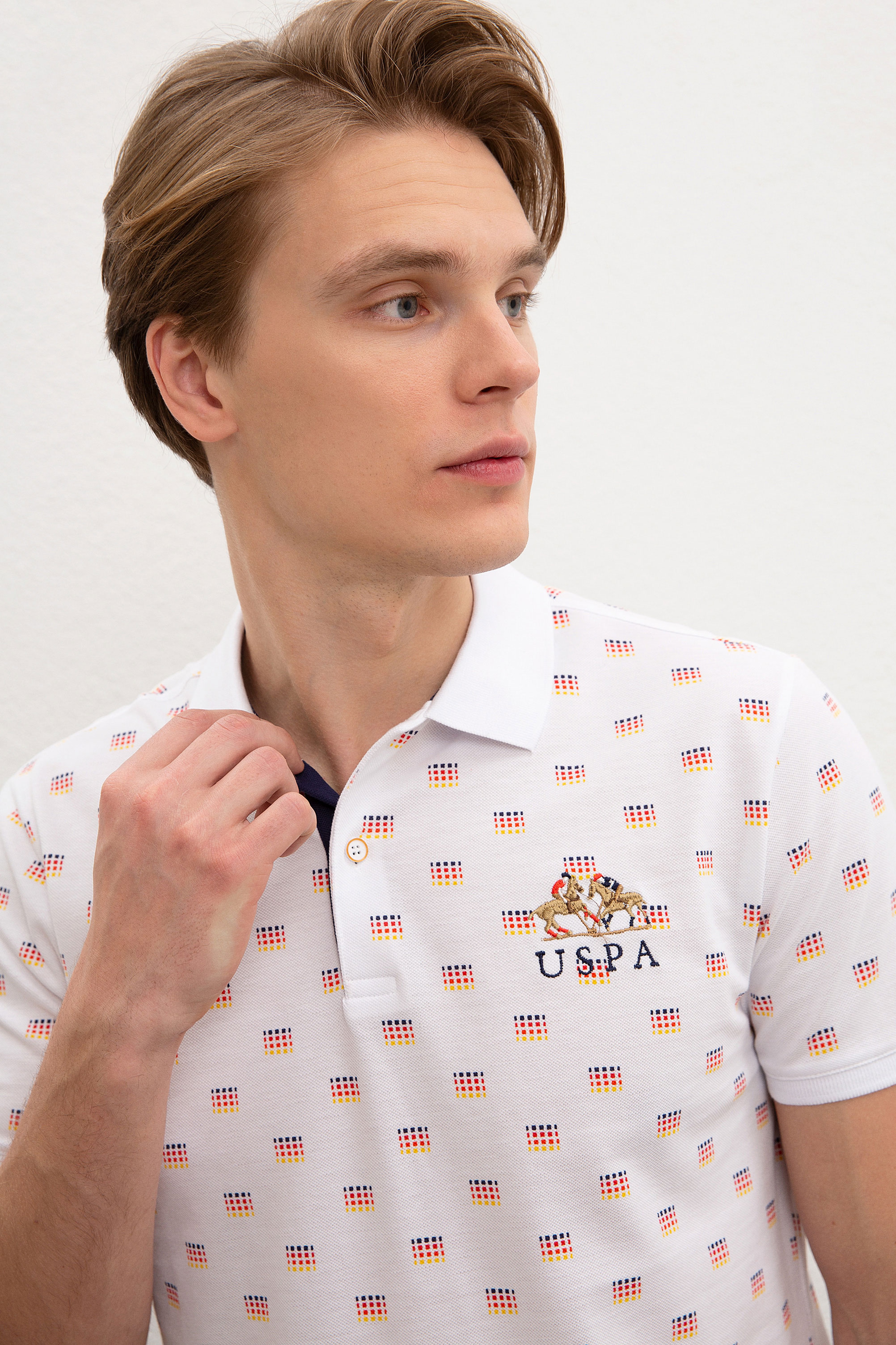 Erkek Beyaz Polo Yaka T-Shirt - Image 3