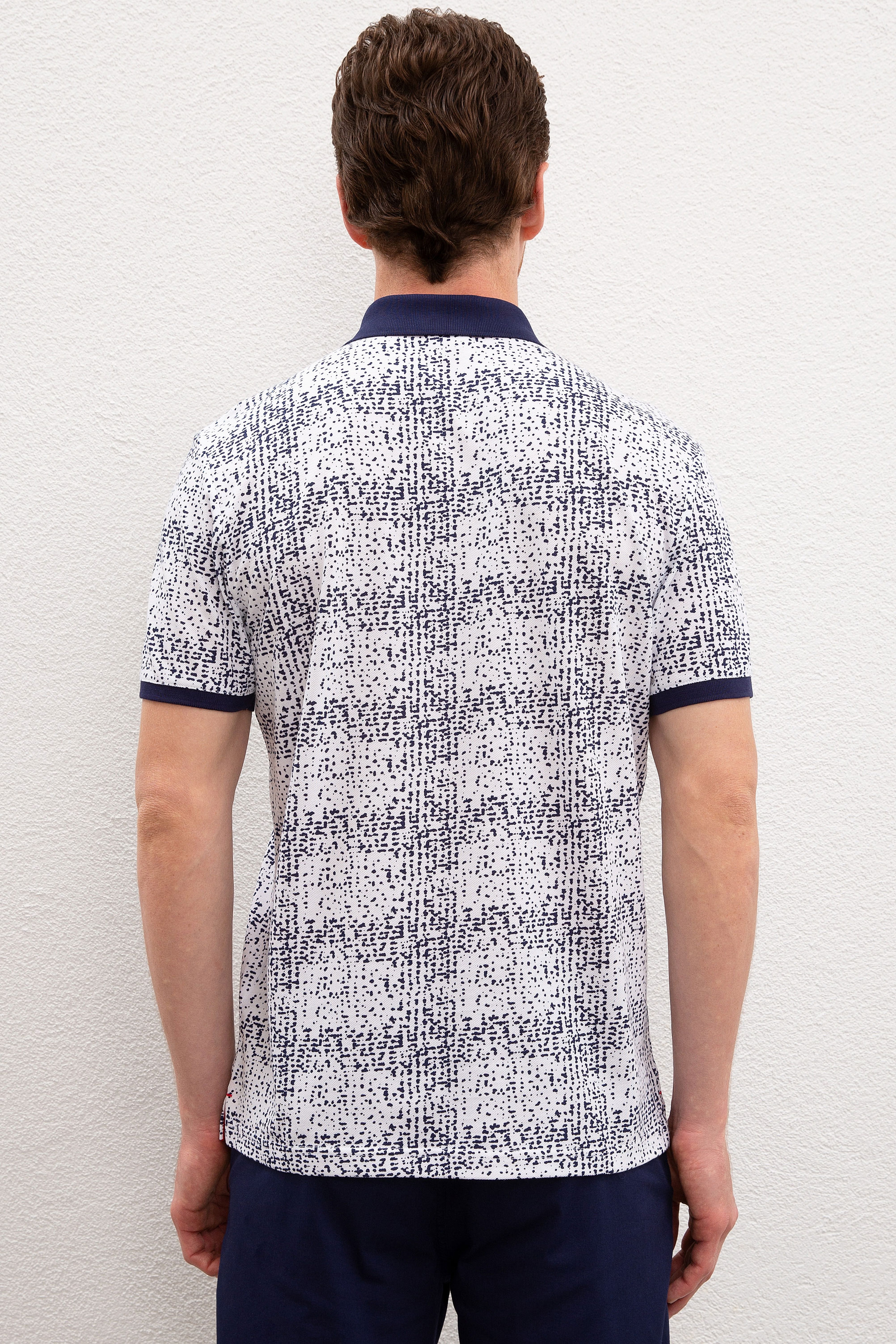 Erkek Beyaz Polo Yaka T-Shirt - Image 3