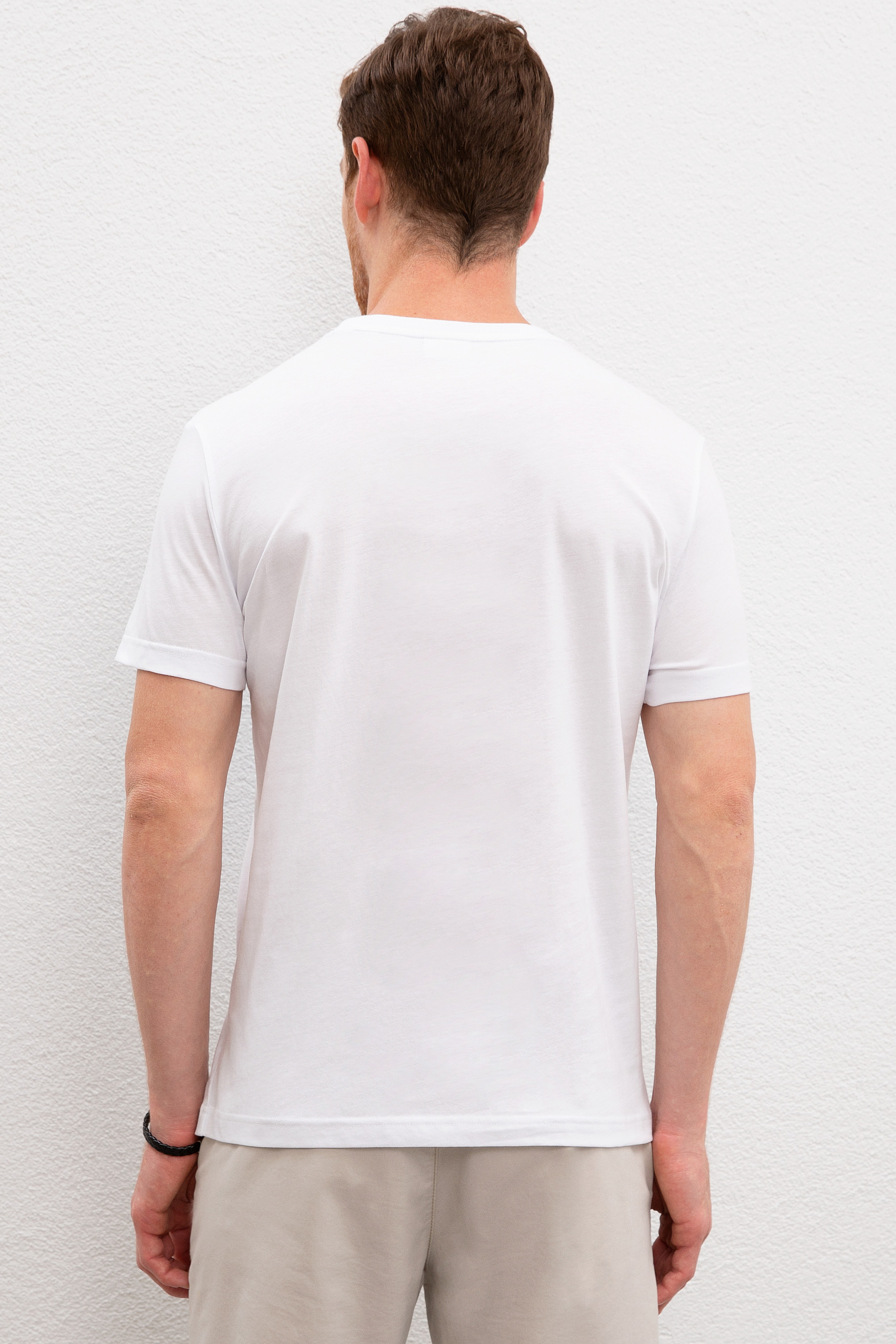 Erkek Beyaz Bisiklet Yaka T-Shirt - Image 3