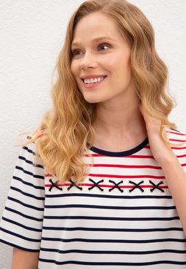 Kadın Lacivert Bisiklet Yaka T-Shirt - 50219270017