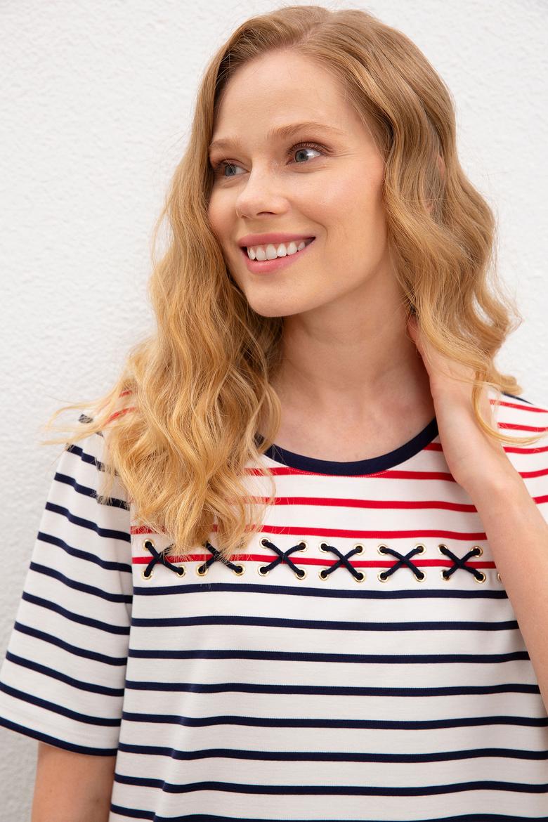 Kadın Lacivert Bisiklet Yaka T-Shirt - 50219270017