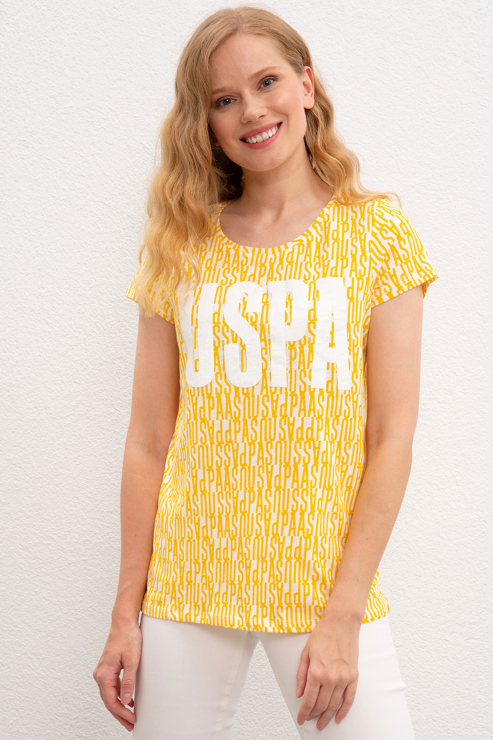 Kadın Sarı Bisiklet Yaka T-Shirt - Image 1