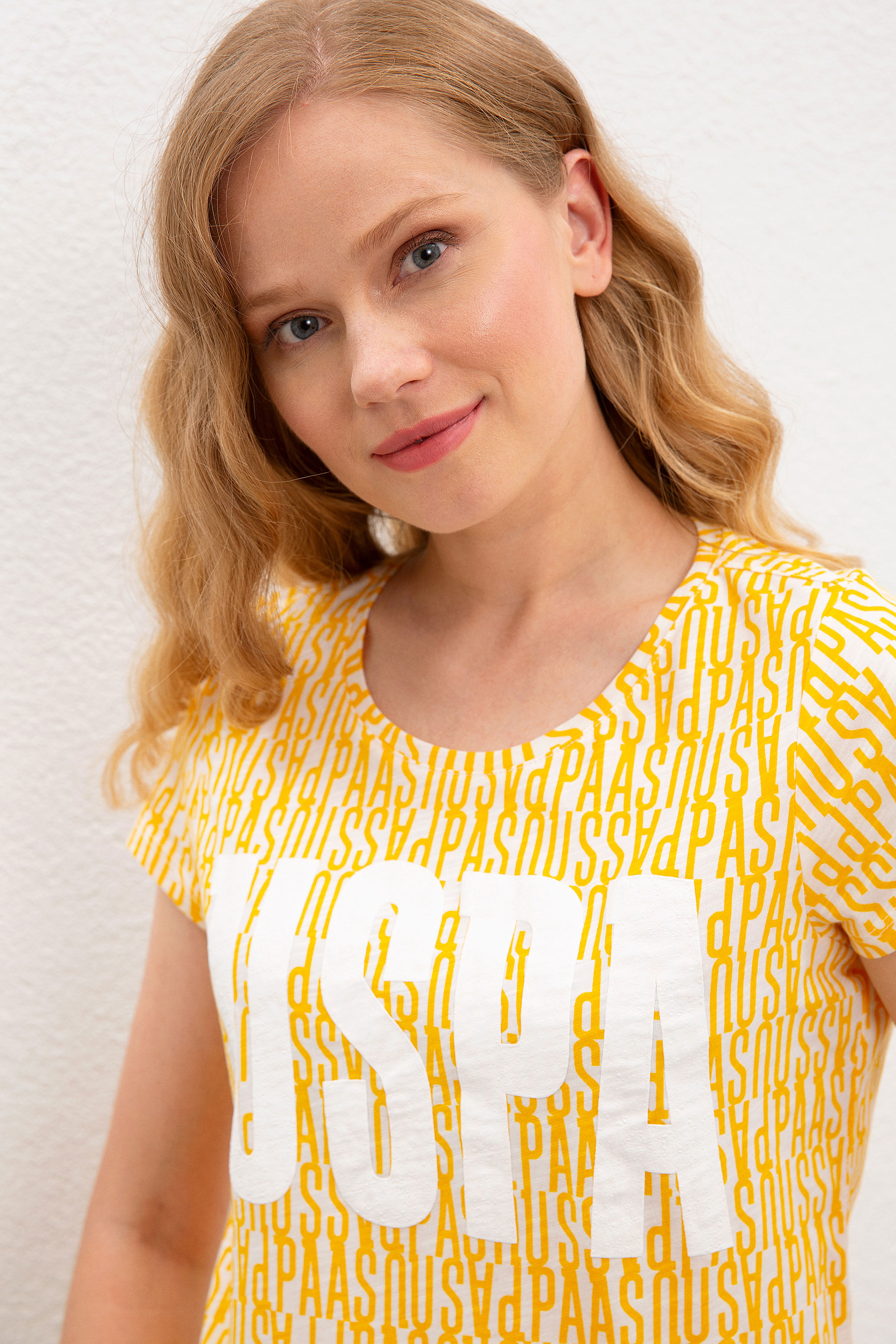 Kadın Sarı Bisiklet Yaka T-Shirt - Image 3