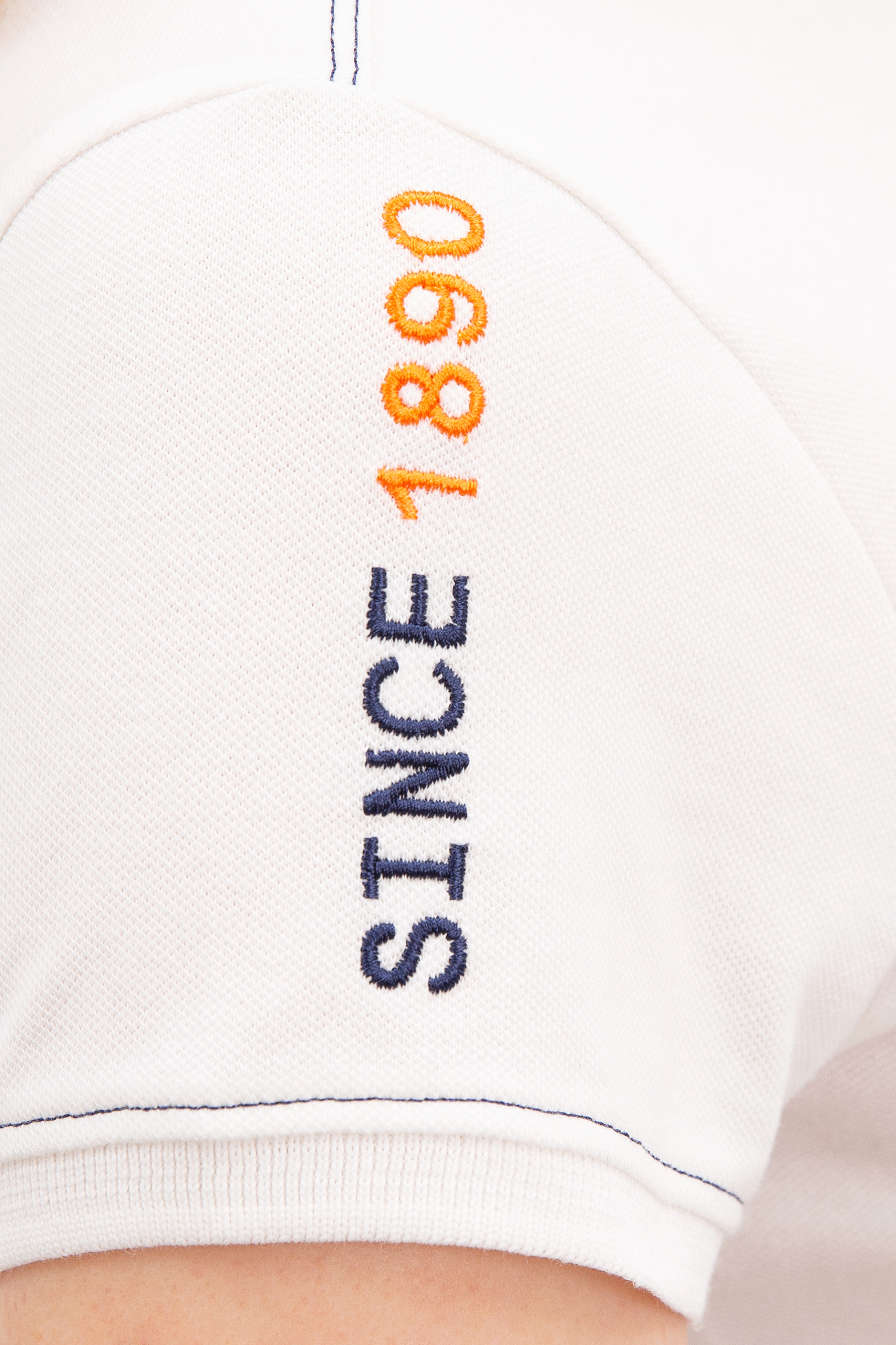 Kadın Beyaz Polo Yaka T-Shirt - Image 6