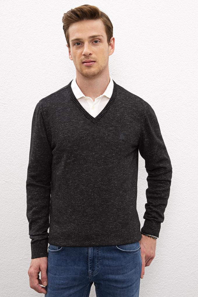Erkek Siyah V-Yaka Triko Kazak