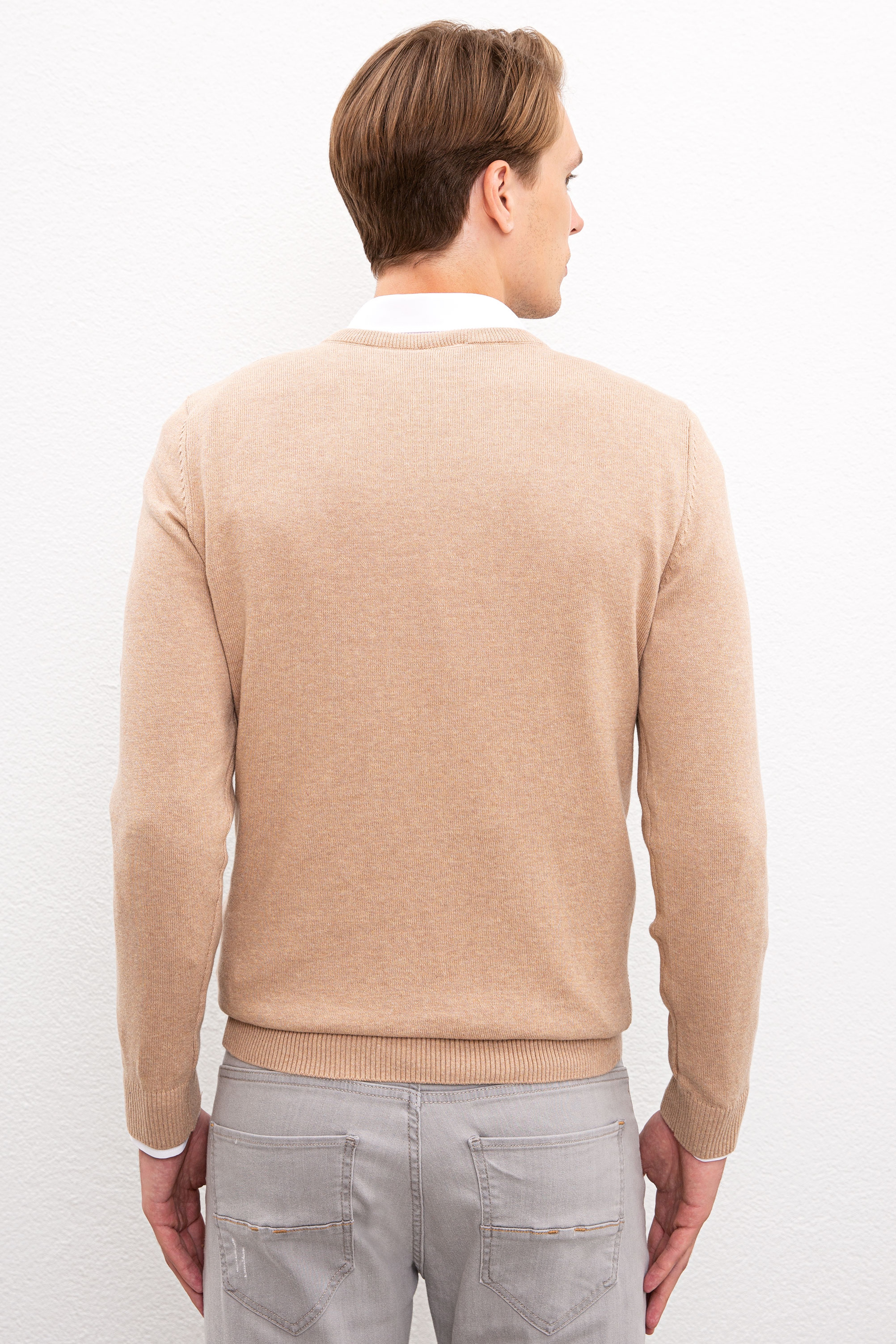 Erkek Camel V Yaka Basic Triko Kazak - Image 3