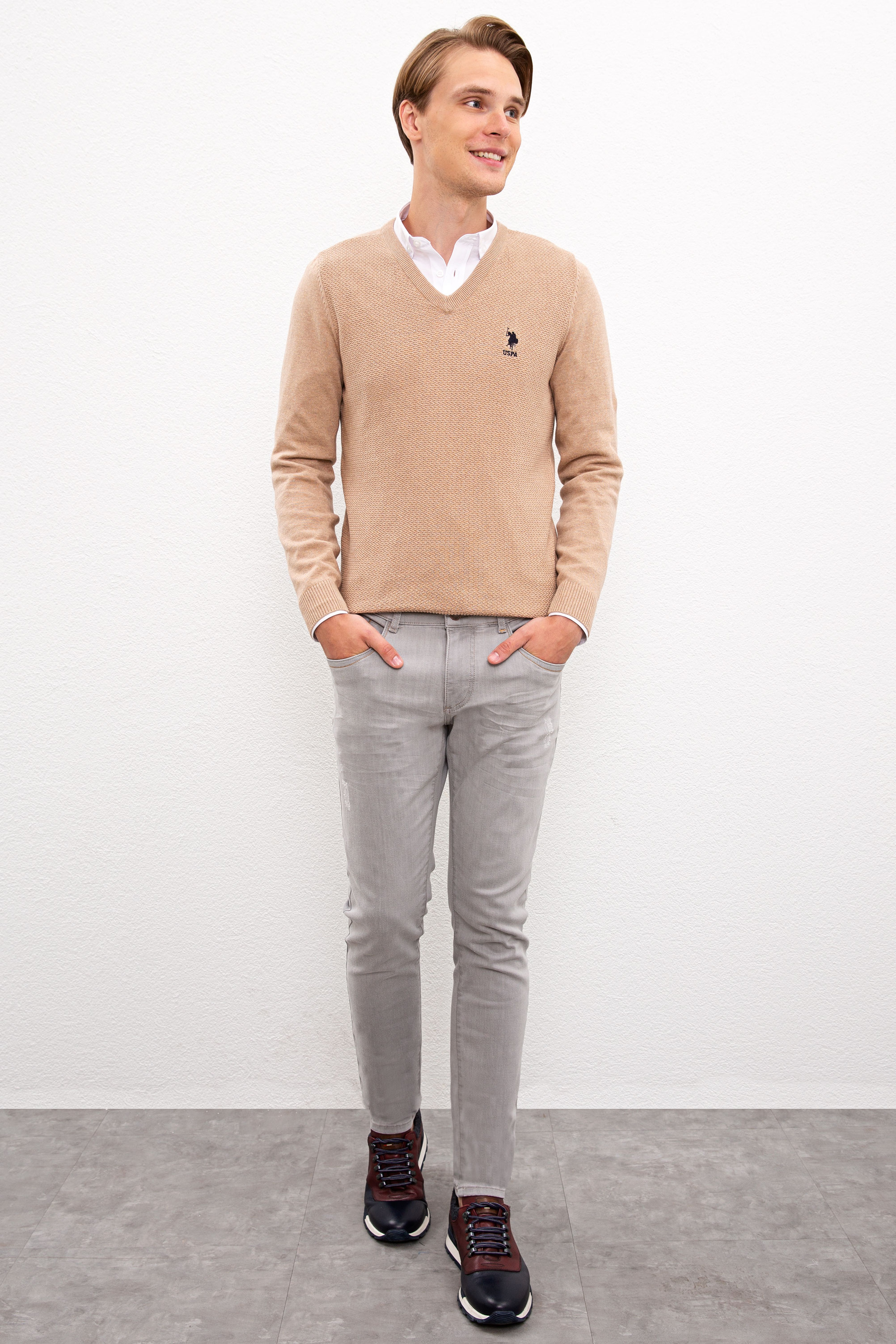 Erkek Camel V Yaka Basic Triko Kazak - Image 4